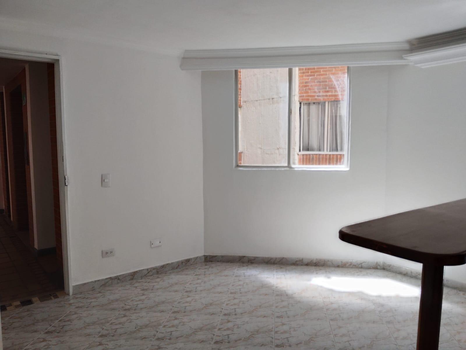 APARTAMENTO EN ARRIENDO EN CENTRO COD 9945 - Foto 2