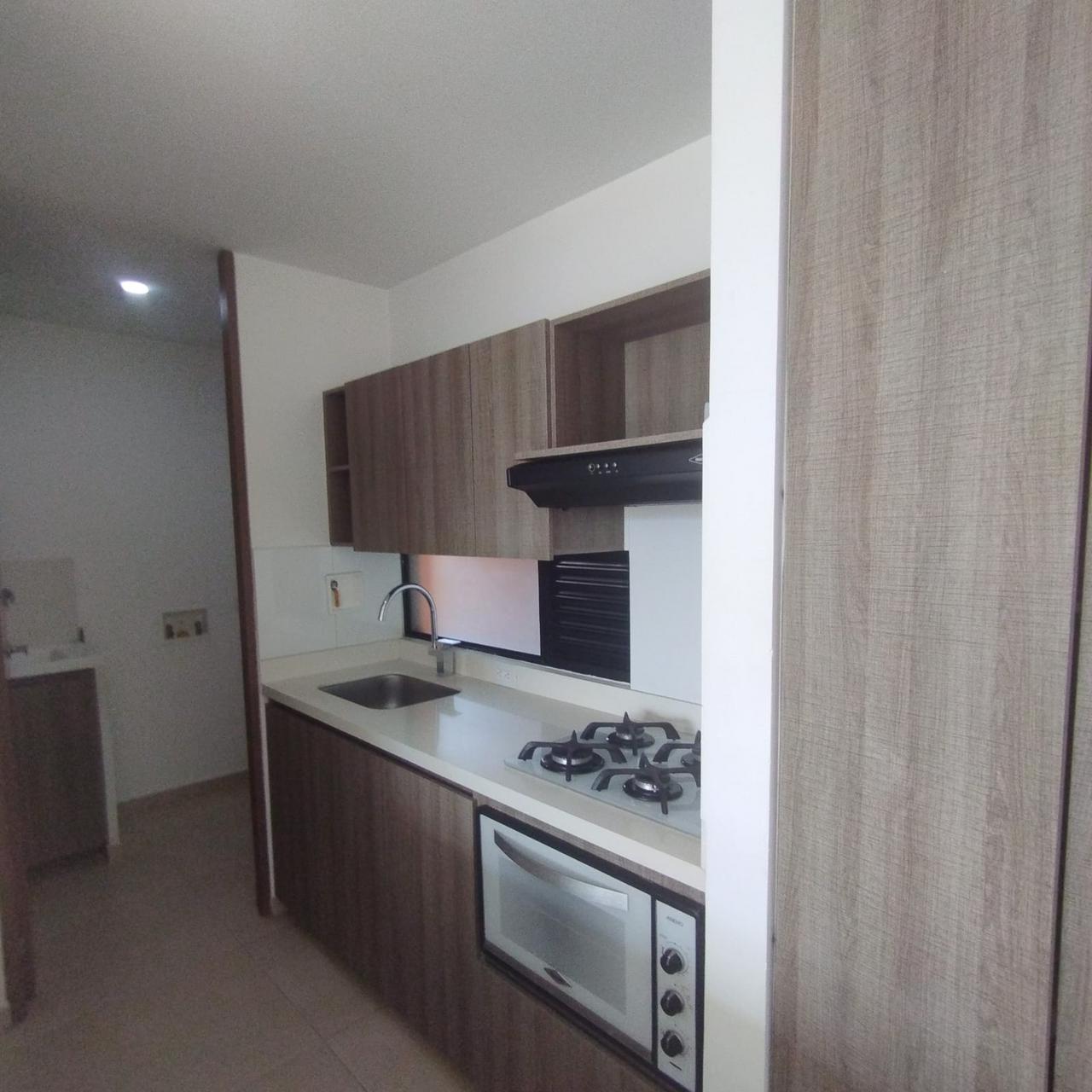 APARTAESTUDIO EN ARRIENDO EN ENVIGADO LOMA DEL ESCOBERO COD 10088 