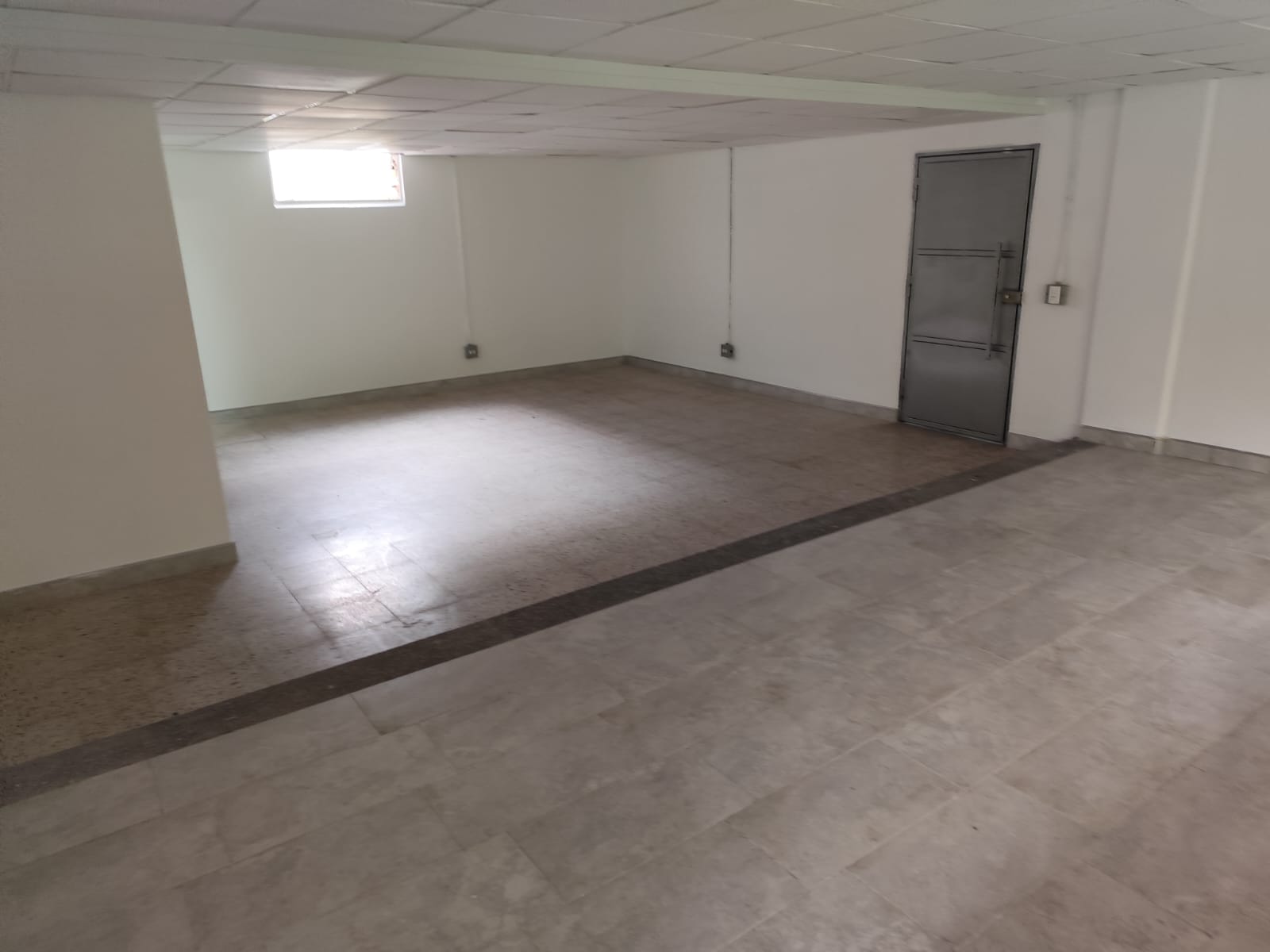LOCAL EN ARRIENDO EN BELEN LA VILLA DEL ABURRA  COD 10236  - Foto 3