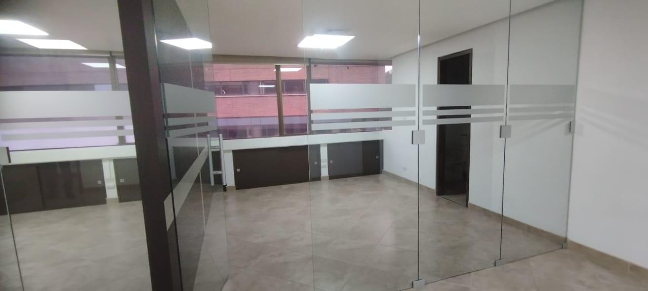 OFICINA EN ARRIENDO EN EL POBLADO COD 10288 - Foto 2