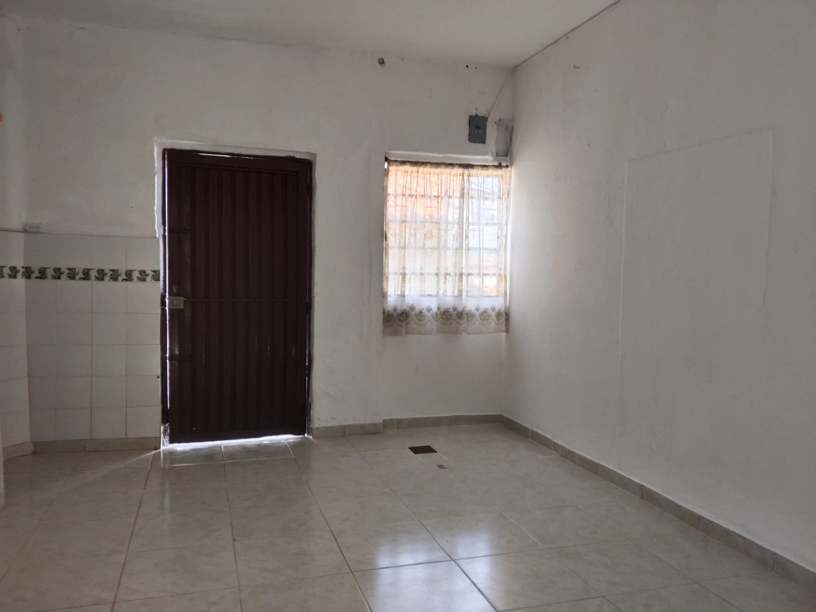 APARTAESTUDIO EN ARRIENDO EN ENCISO COD 10713  - Foto 3