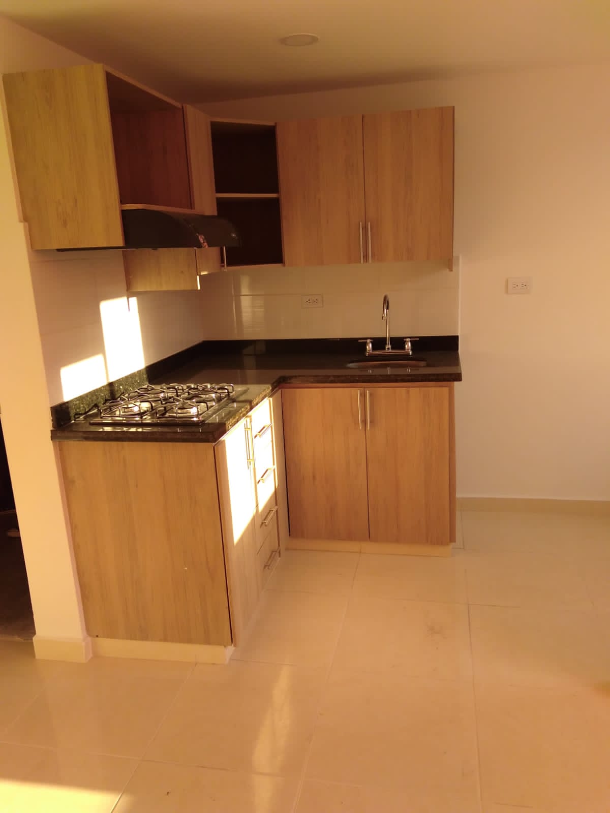 APARTAMENTO EN ARRIENDO EN MEDELLIN COD 10845 - Foto 1