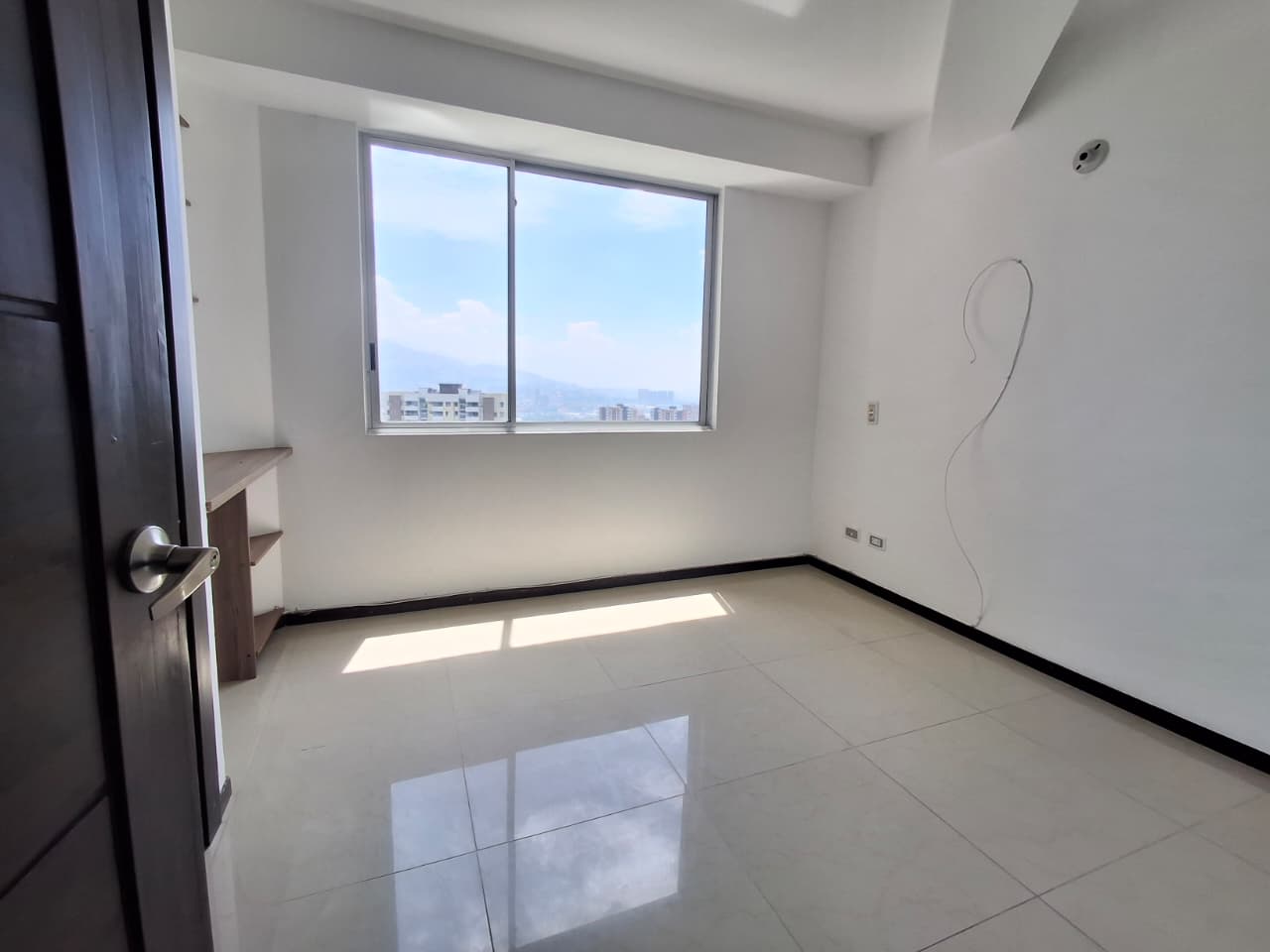 APARTAMENTO EN ARRIENDO EN SABANETA COD 10664 - Foto 2