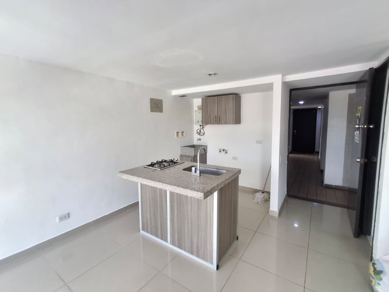 APARTAESTUDIO EN MEDELLIN COD 10840 - Foto 1