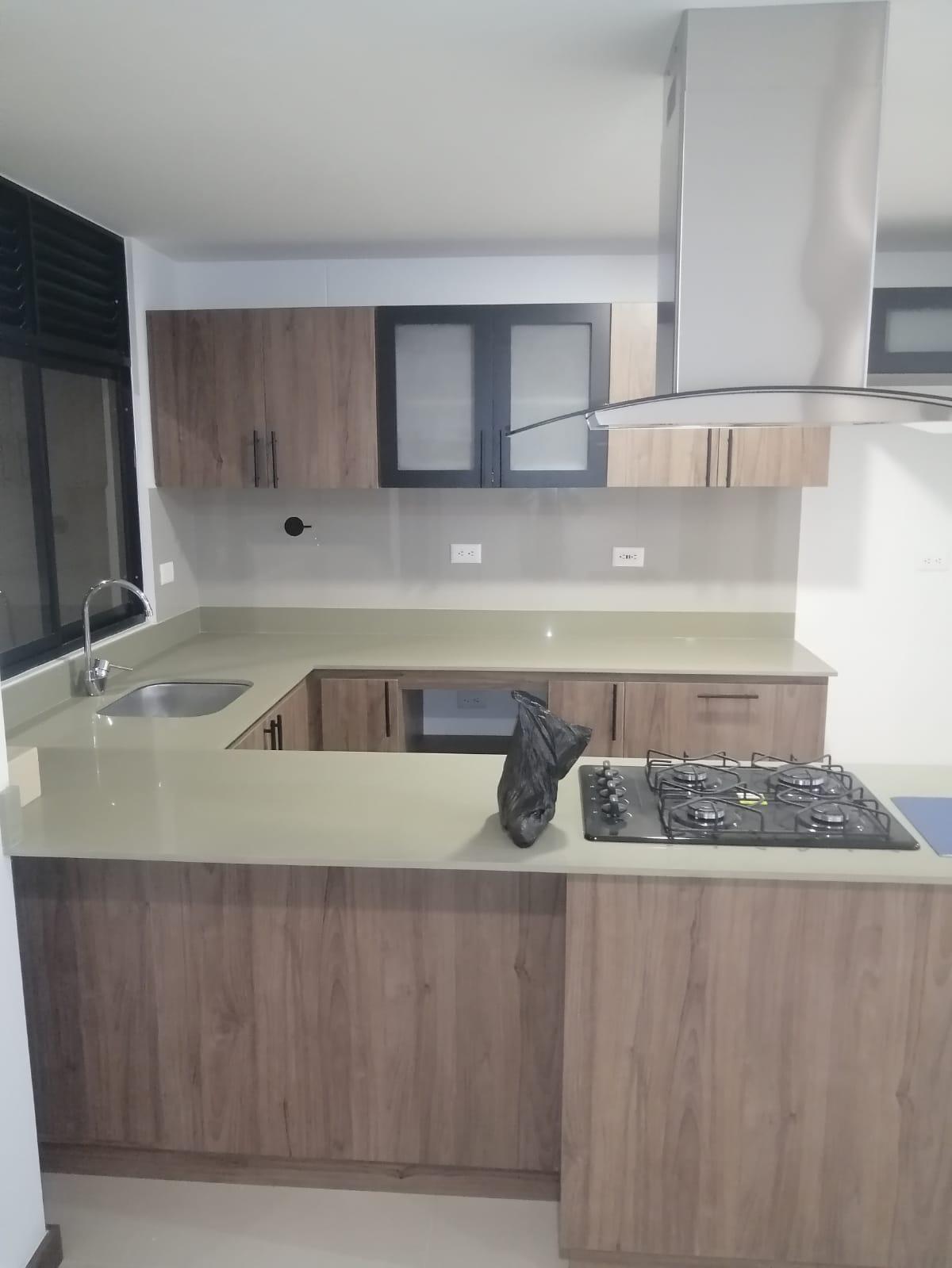 APARTAMENTO EN ARRIENDO EN RIONEGRO COD 1207