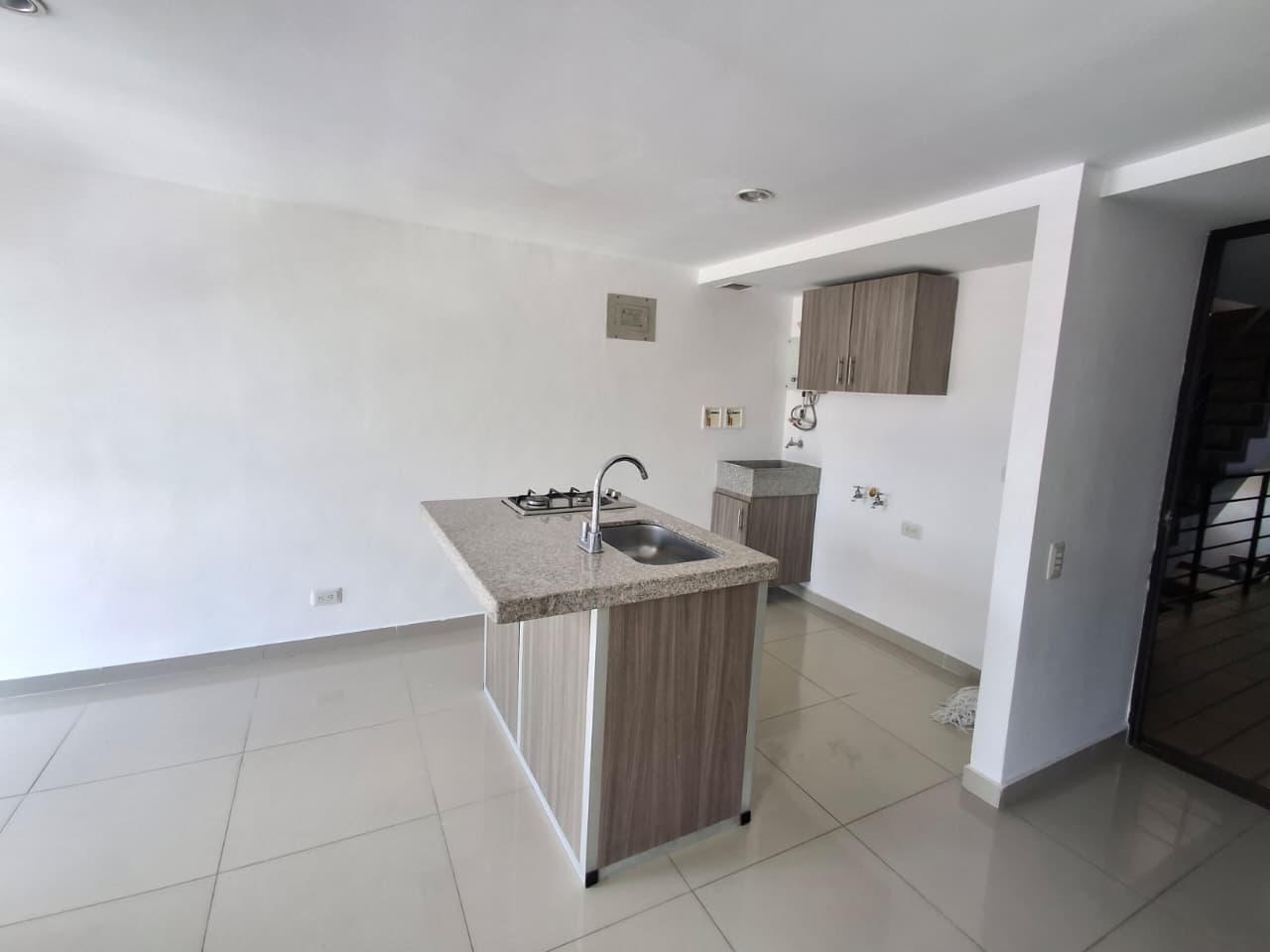 APARTAESTUDIO EN MEDELLIN COD 10840 - Foto 2