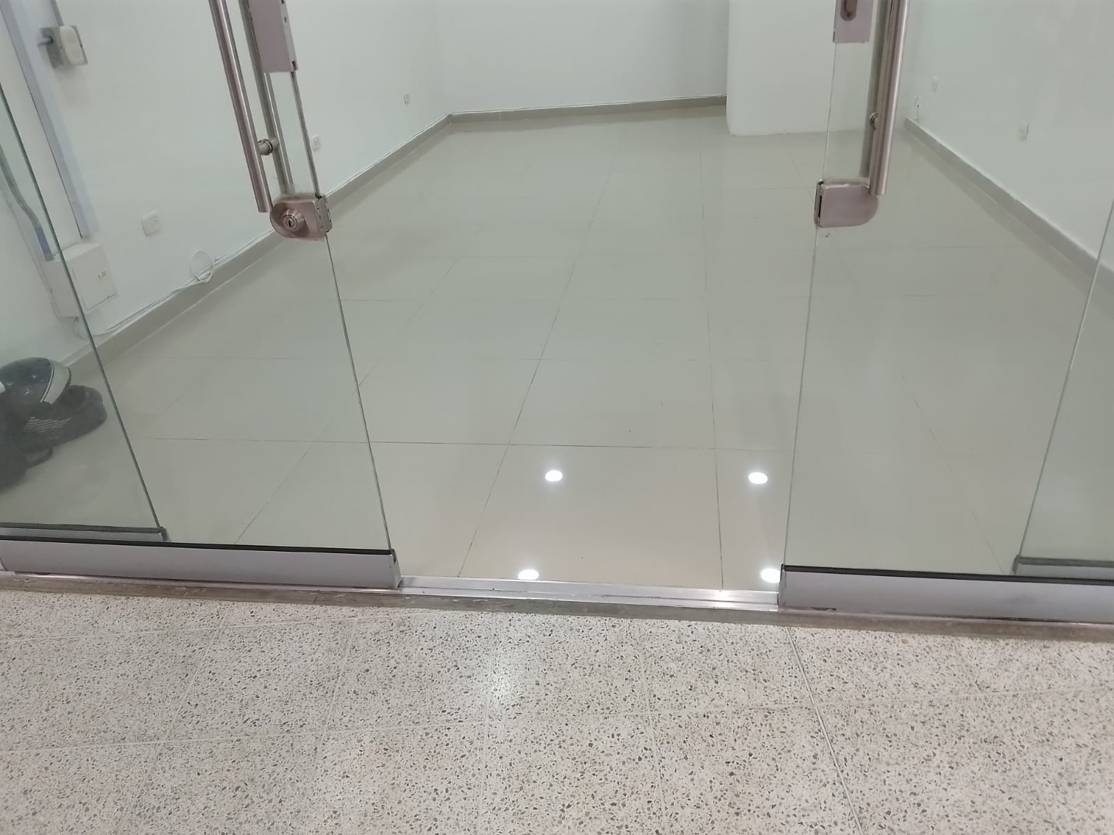 LOCAL EN VENTA LA CALENDARIA COD 8250