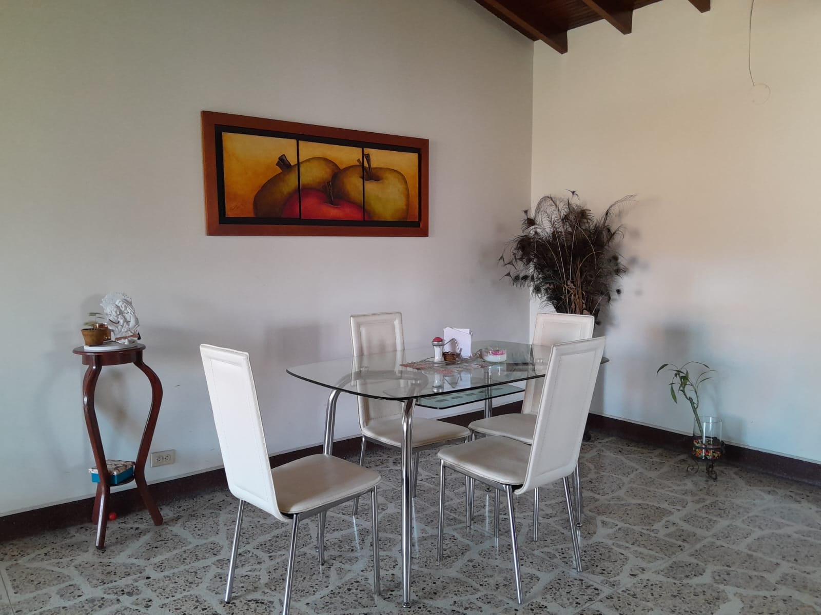 APARTAMENTO EN VENTA  LAURELES NOGAL COD 8823 - Foto 4