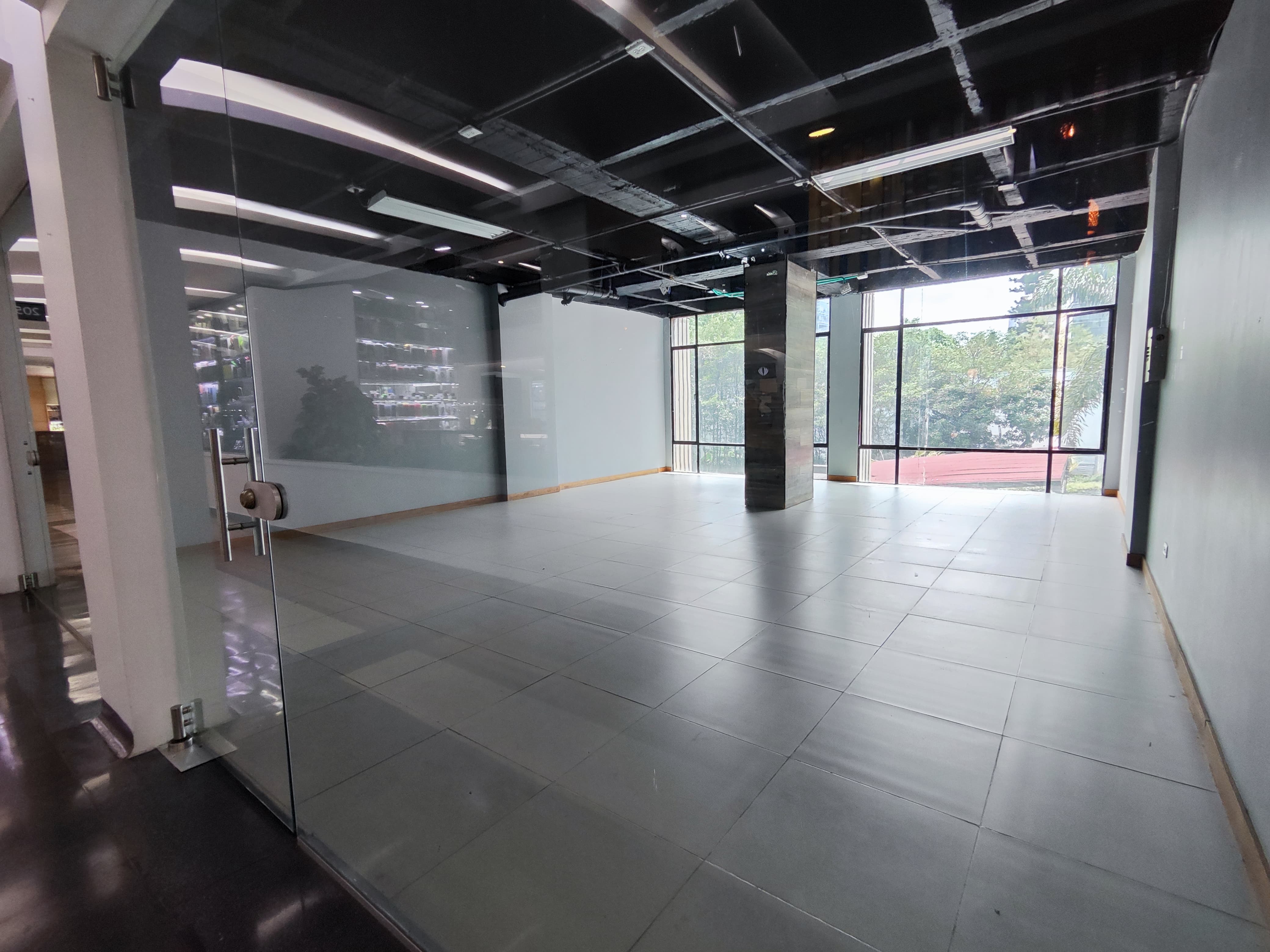 LOCAL EN ARRIENDO EN MEDELLIN COD 9425 - Foto 4