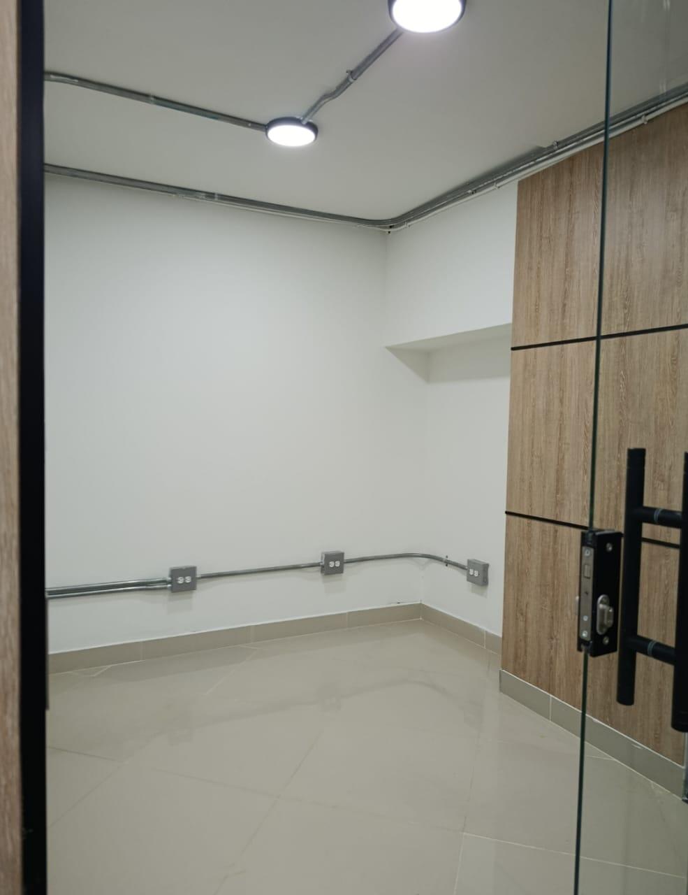 OFICINA EN ARRIENDO LAURELES COD 9918 - Foto 5
