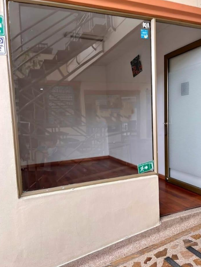 LOCAL EN ARRIENDO PREMIUM PLAZA COD 10143 - Foto 4