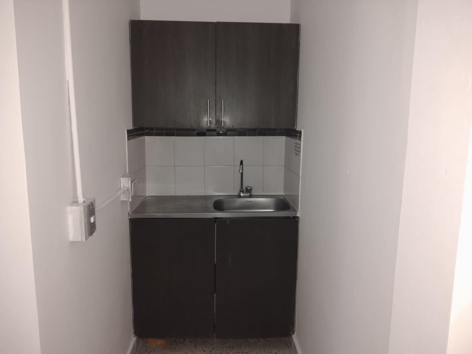 BODEGA EN ARRIENDO EN LA CANDELARIA COD 10183 - Foto 9
