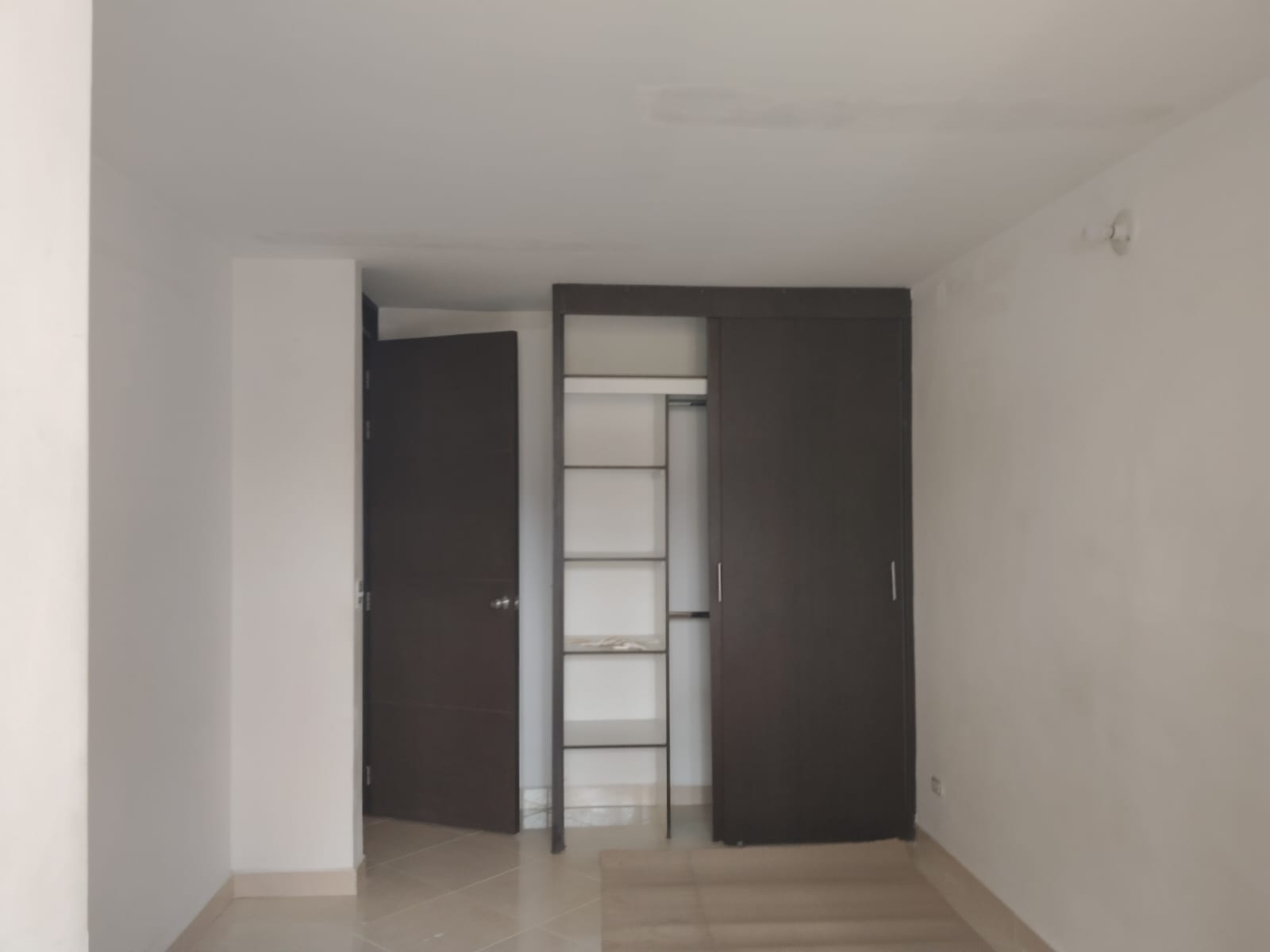APARTAMENTO EN ARRIENDO EN LA CANDELARIA  COD 10809  - Foto 3