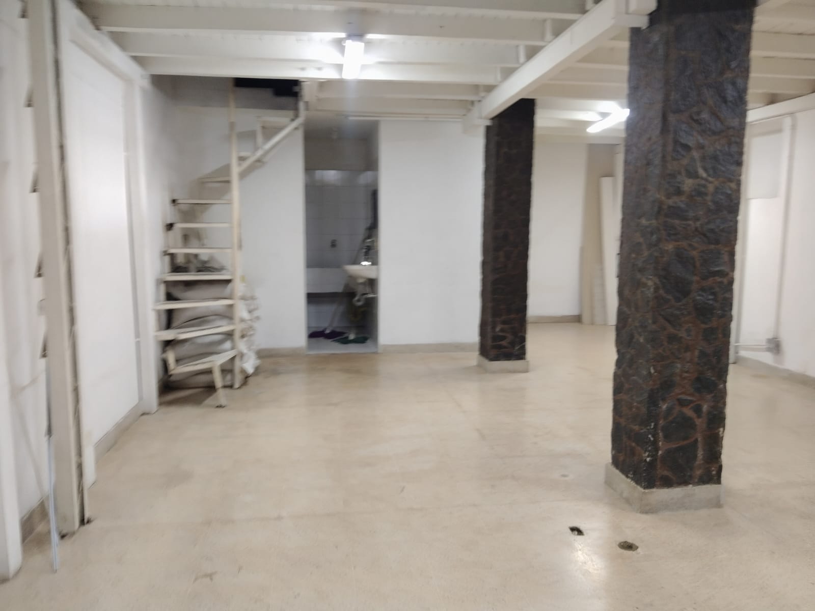 LOCAL EN ARRIENDO EN LA CANDELARIA  COD 10834  - Foto 4