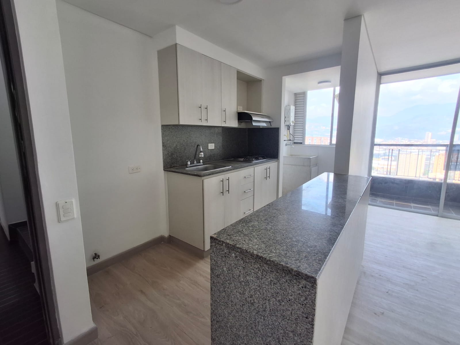 APARTAMENTO EN ARRIENDO EN SABANETA COD 10462