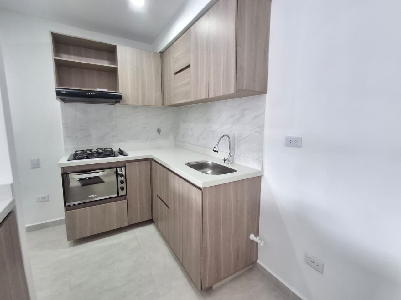 APARTAMENTO EN VENTA EN RIONEGRO COD 10880 - Foto 1