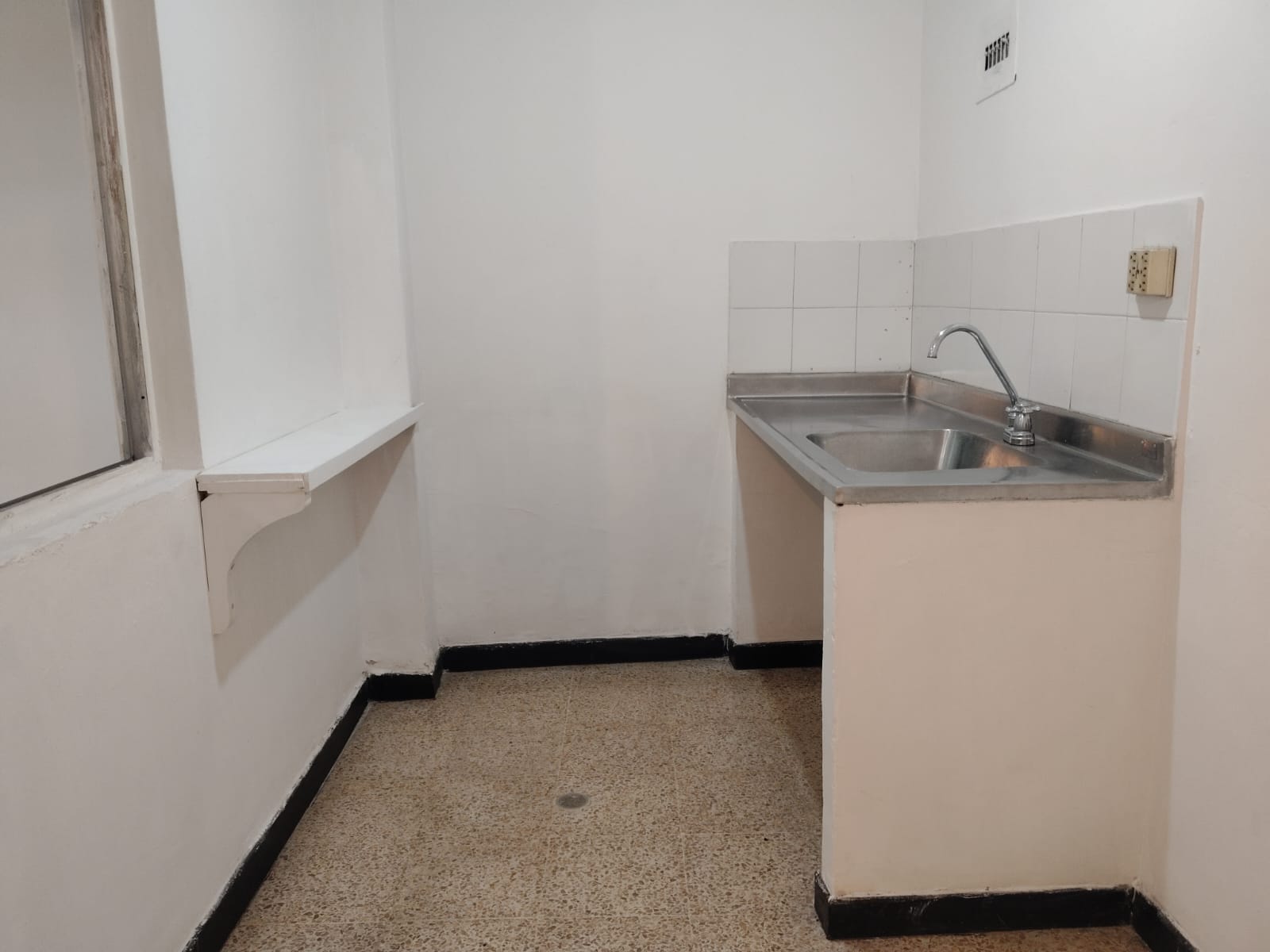 LOCAL EN ARRIENDO EN LA CANDELARIA COD 10568  - Foto 5