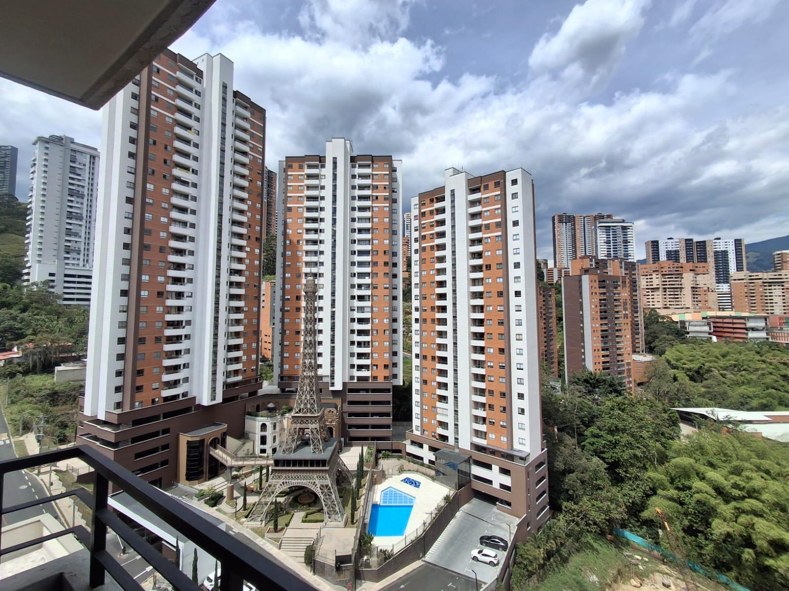 APARTAMENTO DUPLEX EN ARRIENDO EN SABANETA COD 10755 - Foto 4