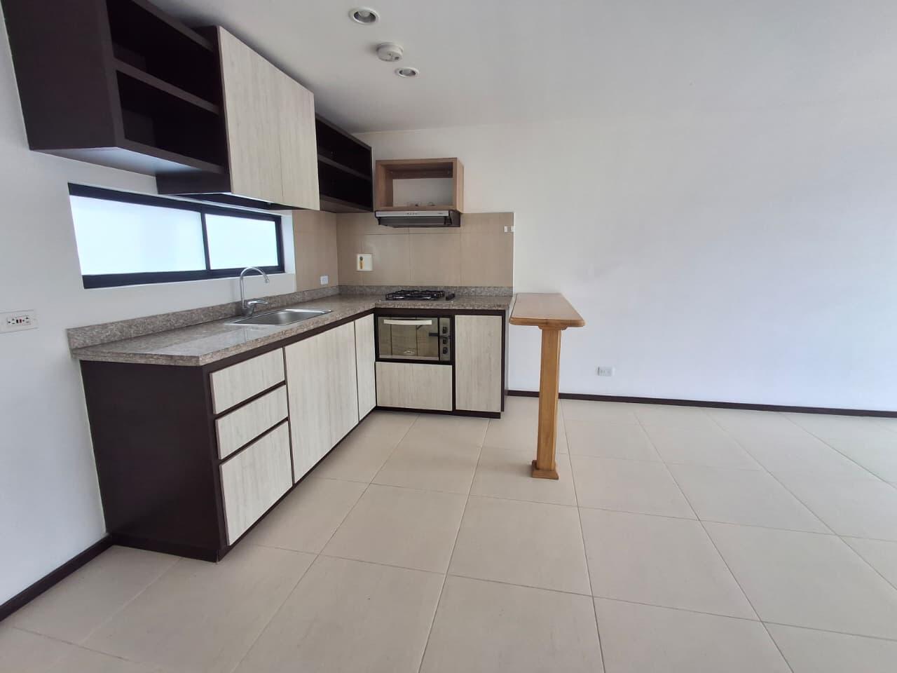 APARTAMENTO EN ARRIENDO EN ENVIGADO COD 10762 - Foto 2