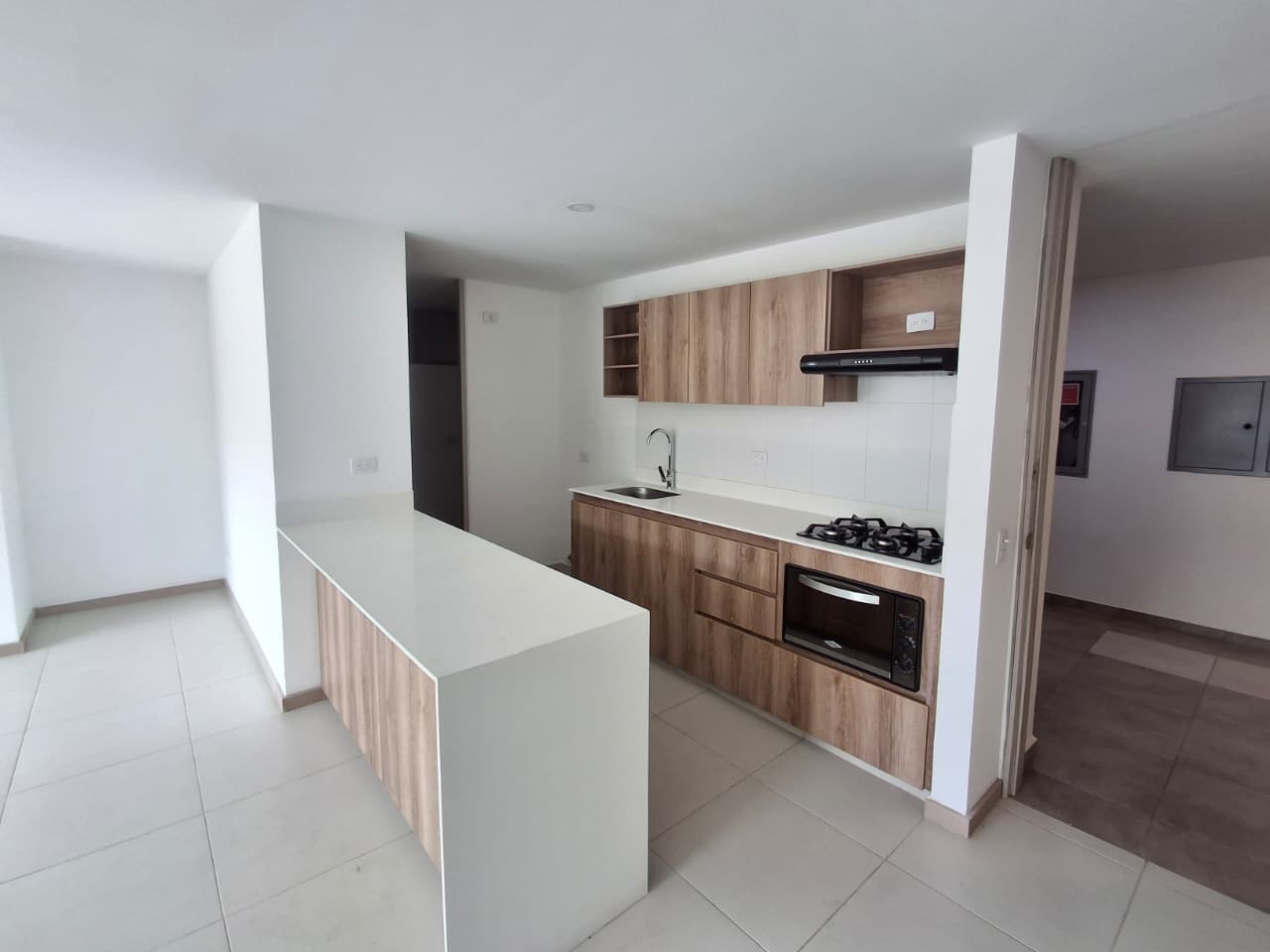 APARTAMENTO EN ARRIENDO EN MEDELLIN COD 10733 - Foto 1