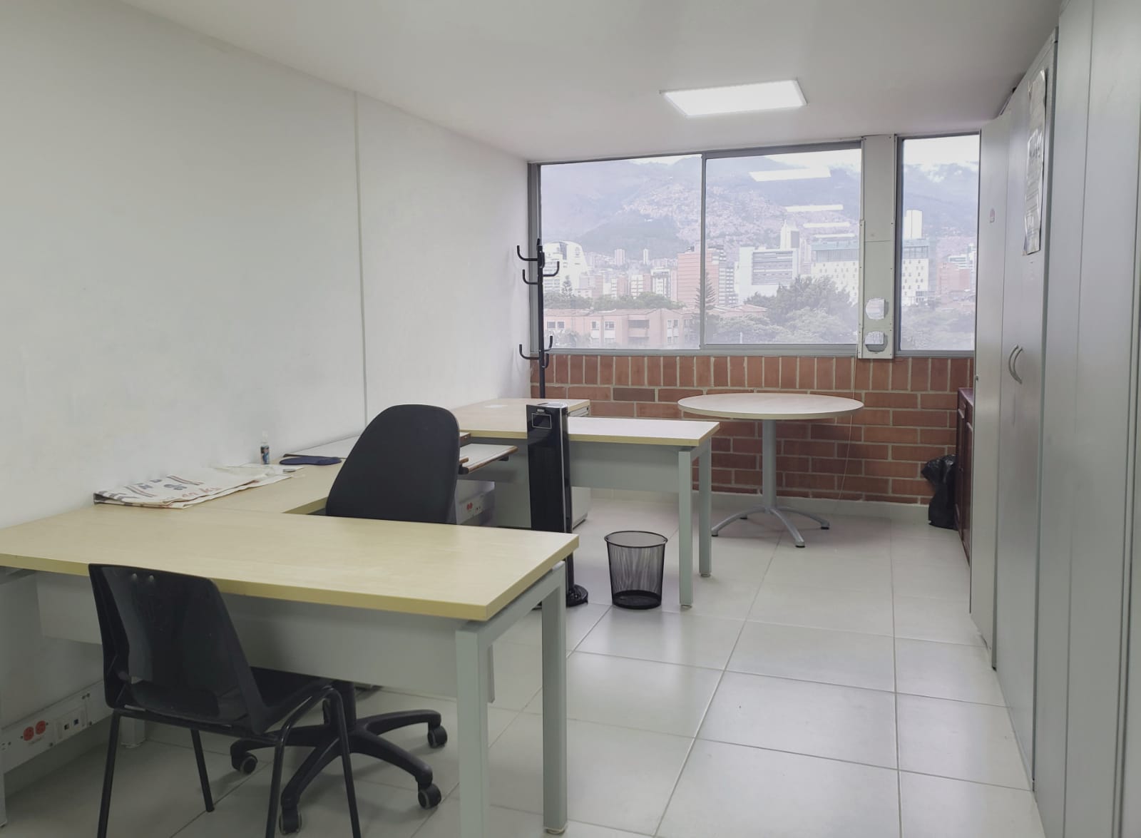 OFICINA EN VENTA O ARRIENDO EN MEDELLIN COD 7670