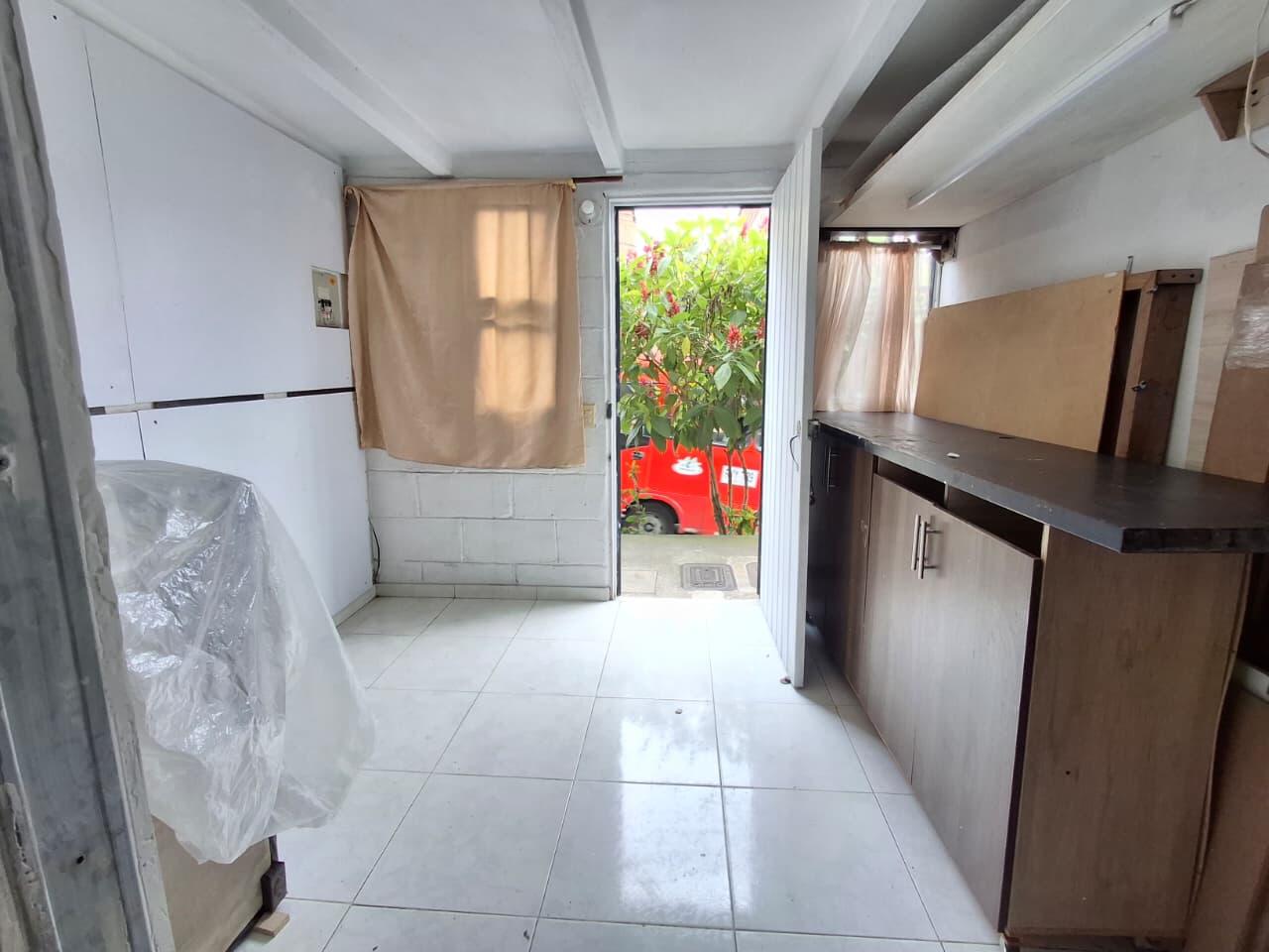 LOCAL EN ARRIENDO EN MEDELLIN COD 10532 - Foto 4