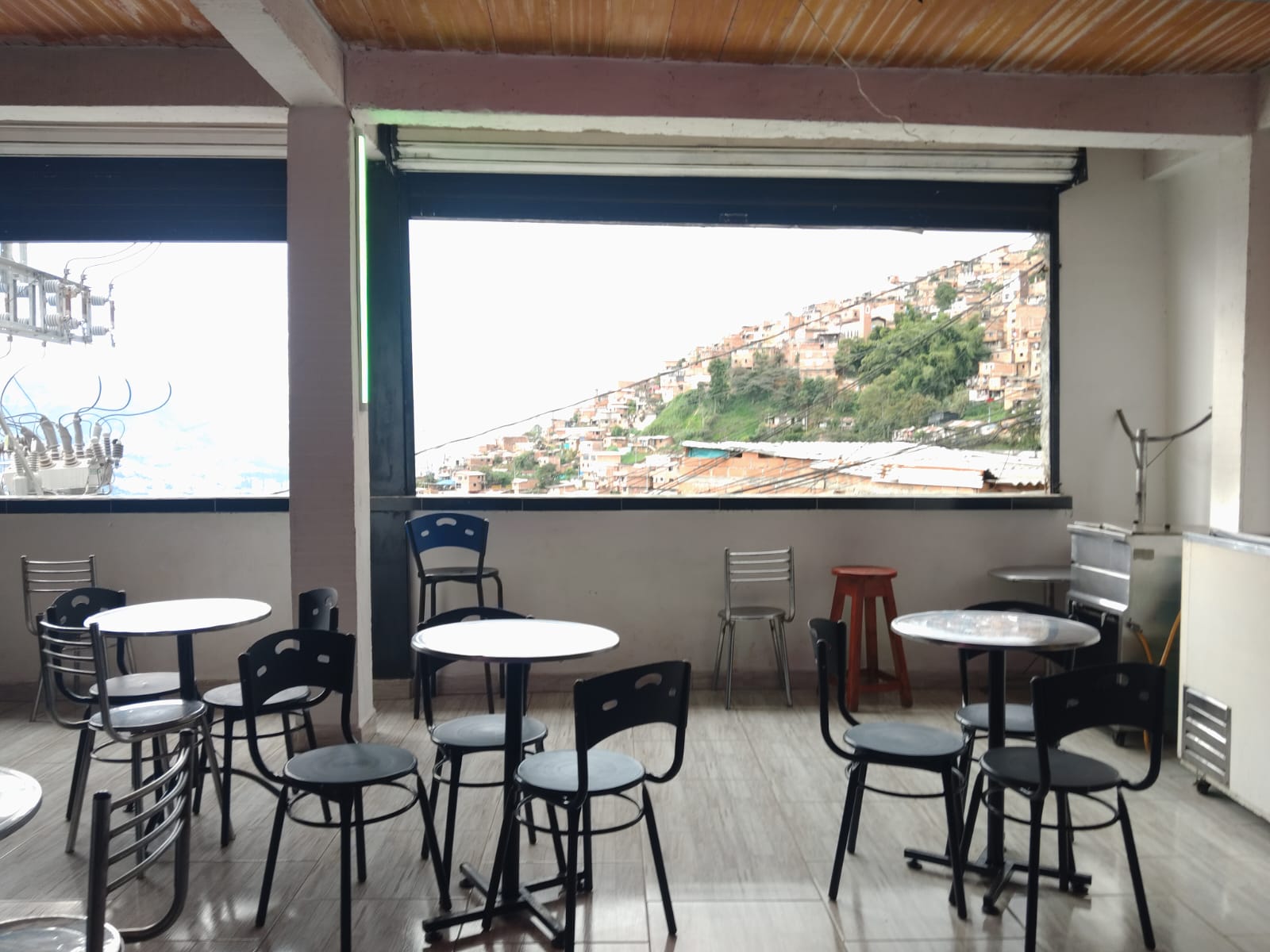 LOCAL EN VENTA EN MANRIQUE COD 10575  - Foto 6