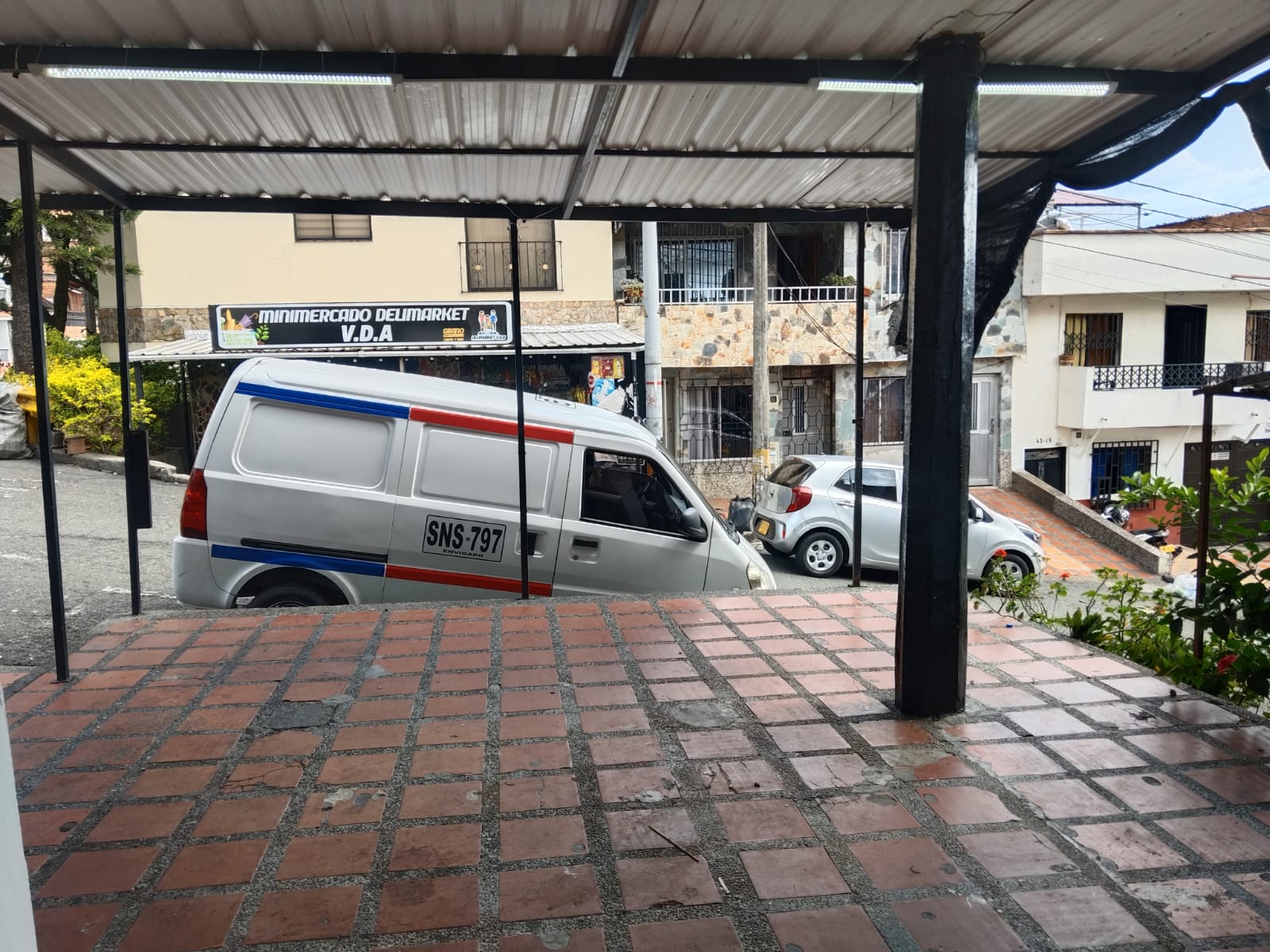 LOCAL EN ARRIENDO EN MANRIQUE  COD 10798  - Foto 5