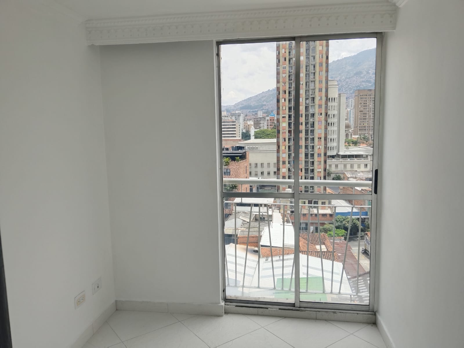 APARTAESTUDIO EN ARRIENDO EN LA CANDELARIA COD 10811  - Foto 6
