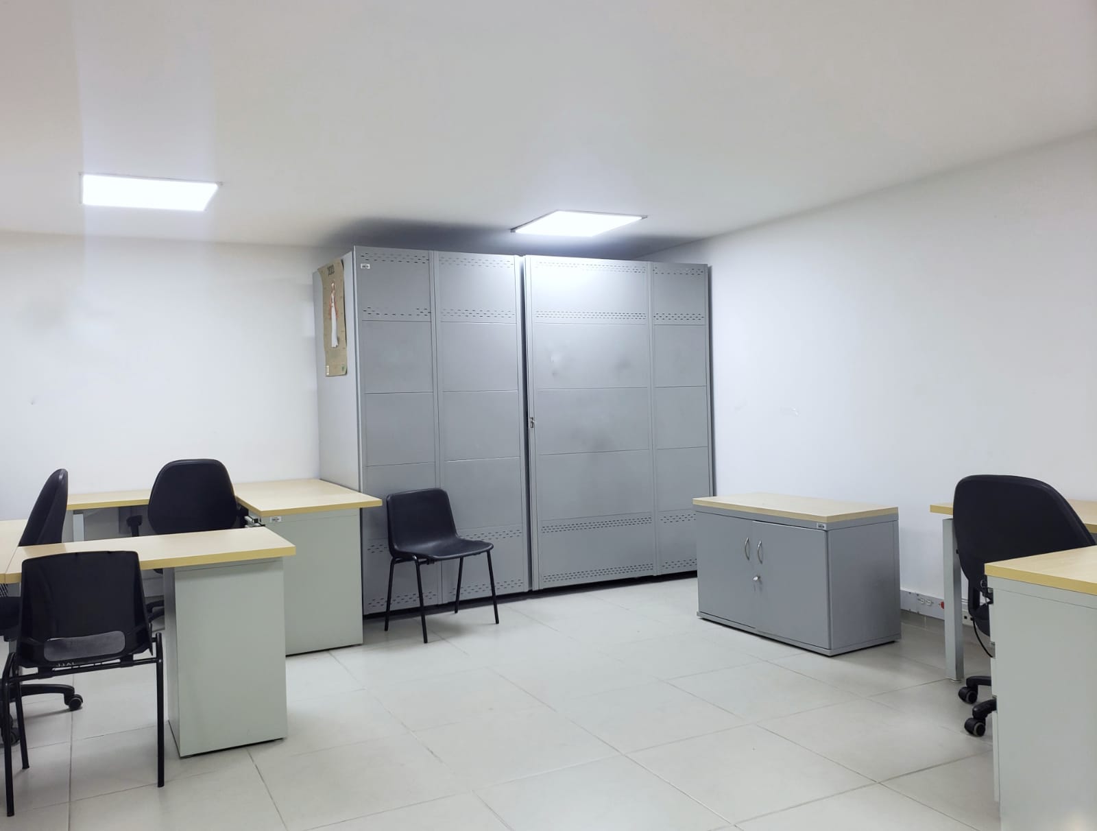OFICINA EN VENTA O ARRIENDO EN MEDELLIN COD 7670 - Foto 7