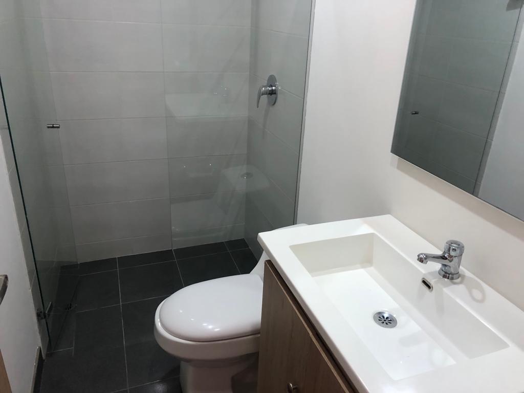 APARTAESTUDIO  EN ARRIENDO LAURELES NOGAL COD 10739 - Foto 14