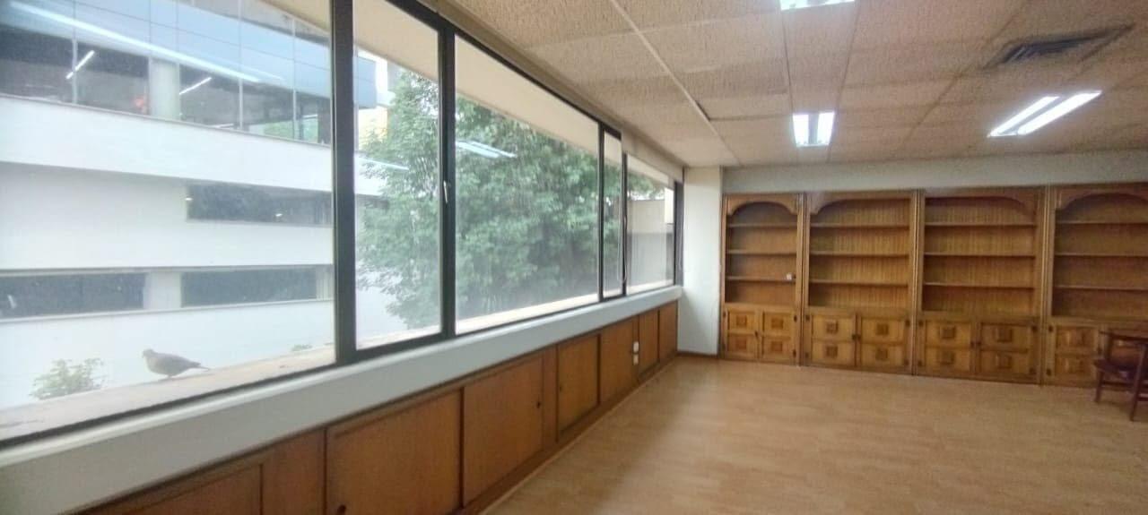 OFICINA EN ARRIENDO EN EL POBLADO COD 10289