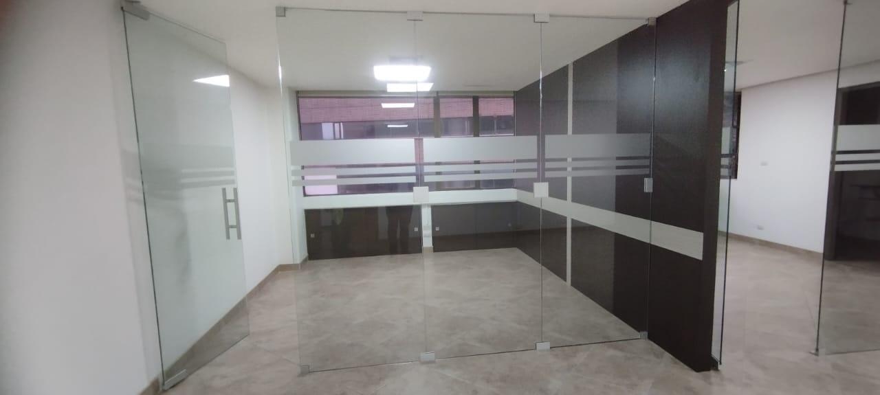 OFICINA EN ARRIENDO EN EL POBLADO COD 10288 - Foto 4