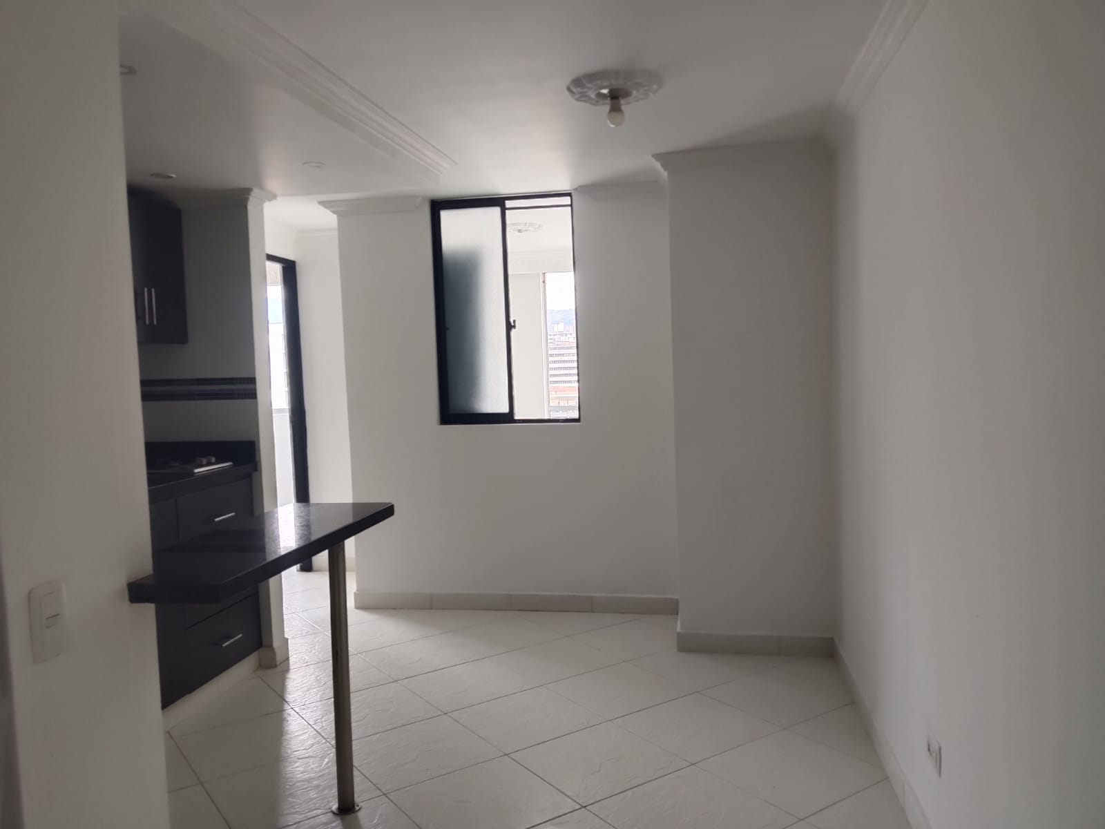 APARTAESTUDIO EN ARRIENDO EN LA CANDELARIA COD 10811  - Foto 3