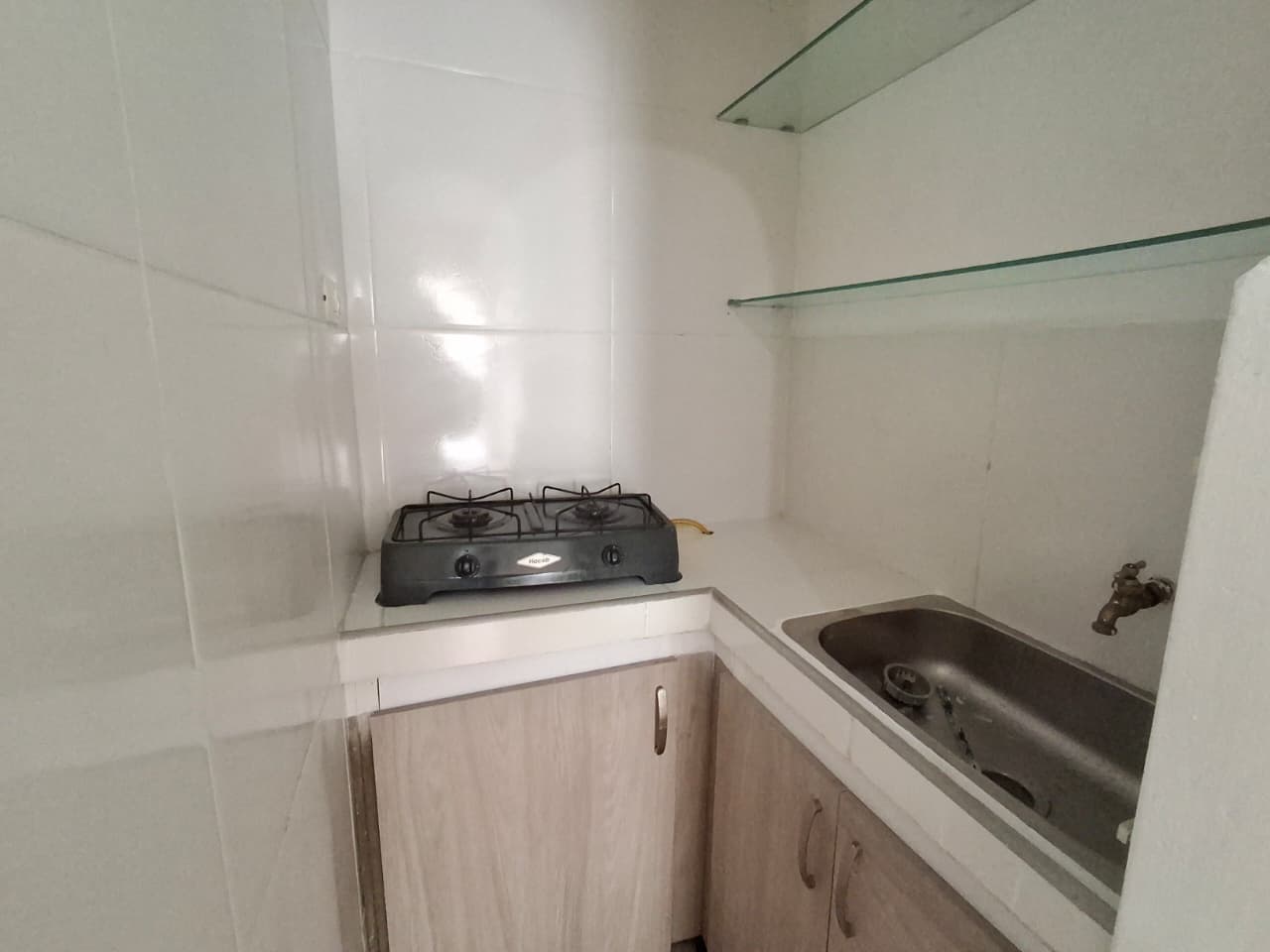 EXCELENTE APARTAESTUDIO PARA ARRIENDO EN ITAGUI COD 10926 - Foto 1
