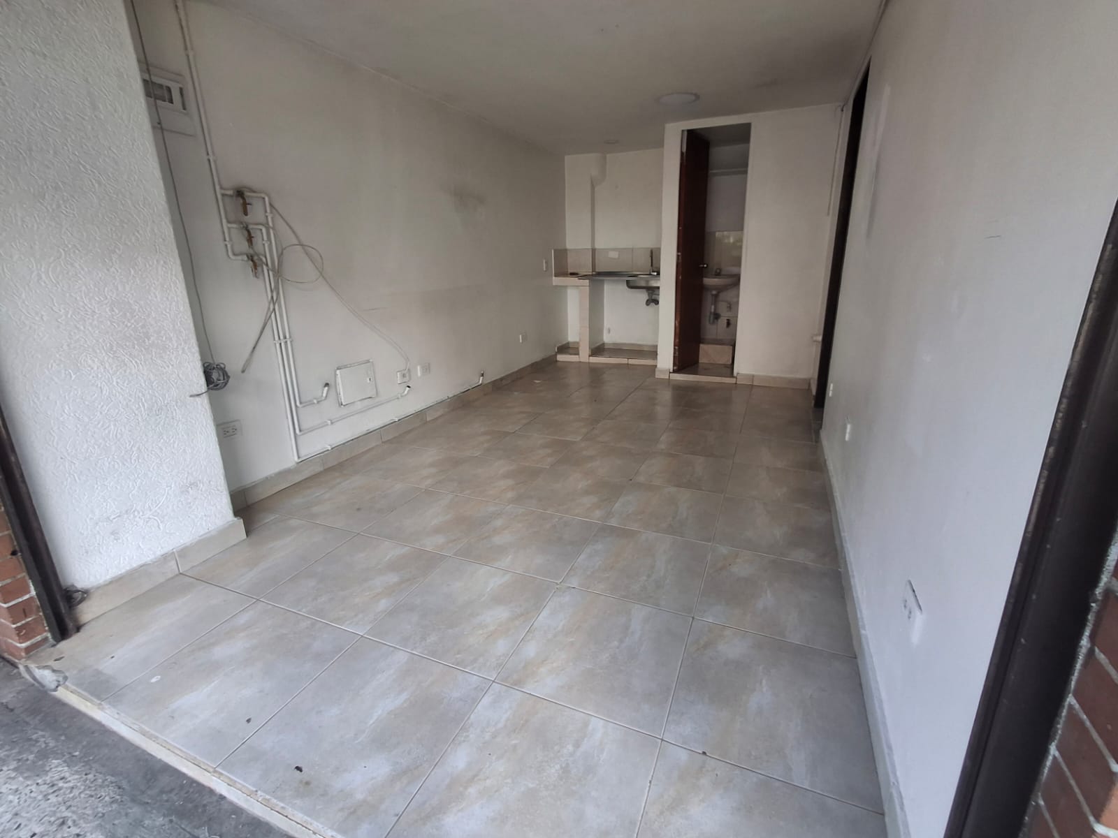 LOCAL EN ARRIENDO EN ENVIGADO COD 9928