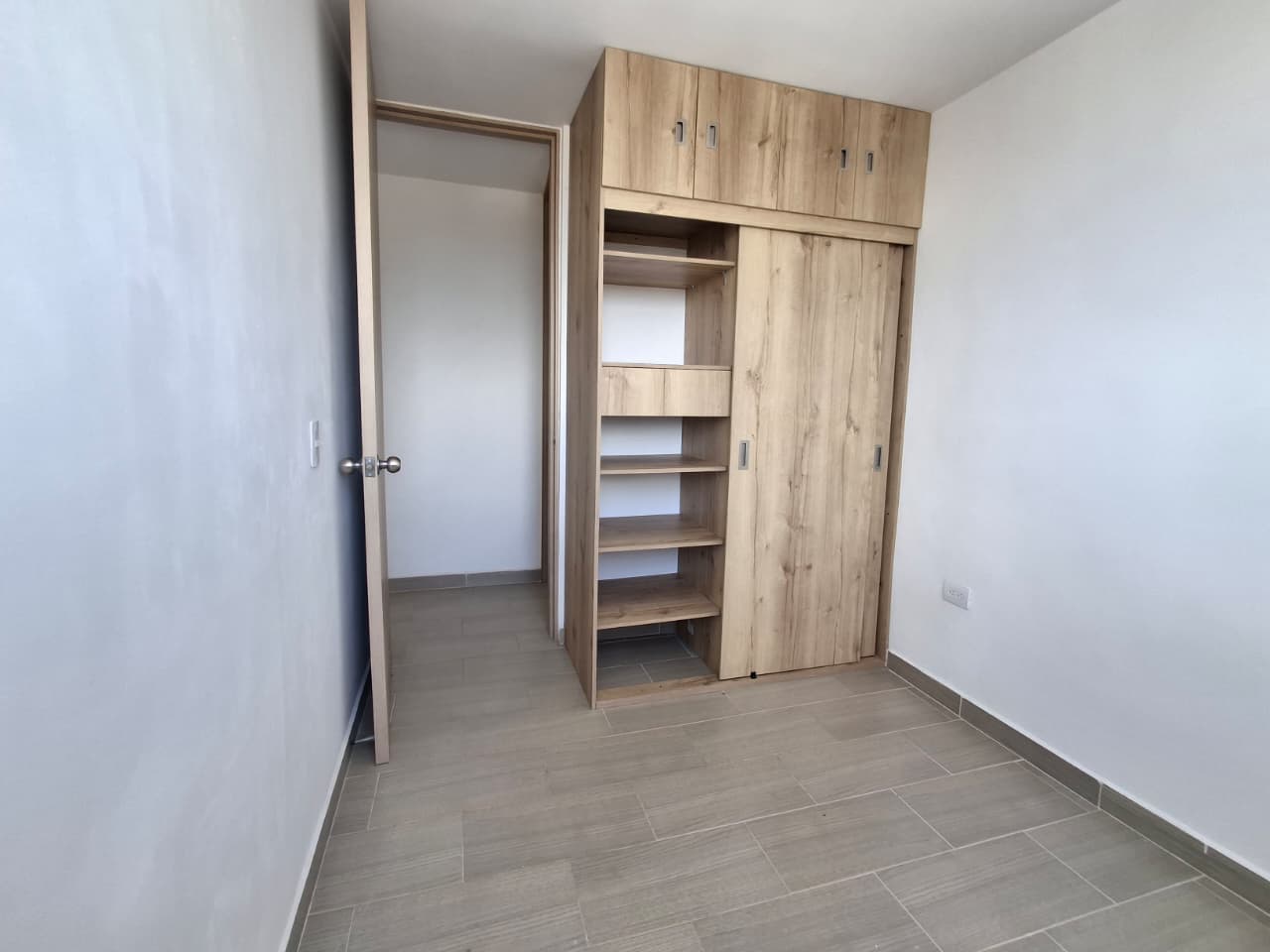 APARTAMENTO EN VENTA EN RIONEGRO COD 10002 - Foto 5