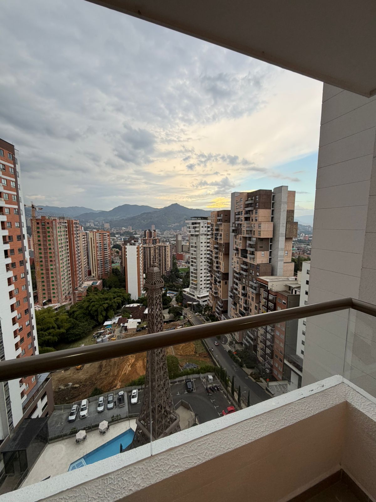 APARTAMENTO EN VENTA EN SABANETA LAS LOMITAS COD 10472  - Foto 12