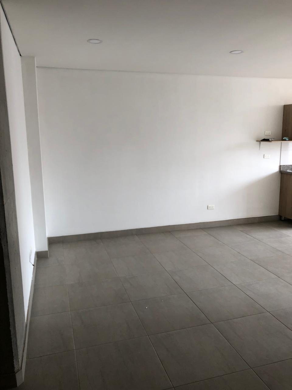 APARTAESTUDIO  EN ARRIENDO LAURELES NOGAL COD 10739 - Foto 5