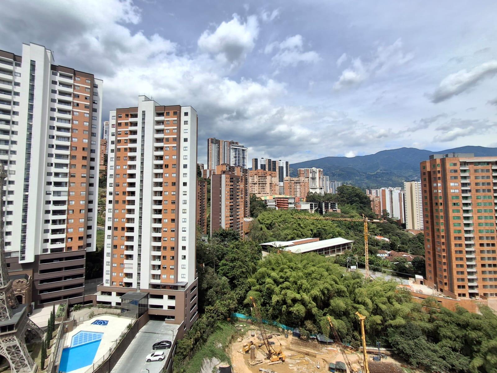 APARTAMENTO DUPLEX EN ARRIENDO EN SABANETA COD 10755 - Foto 5