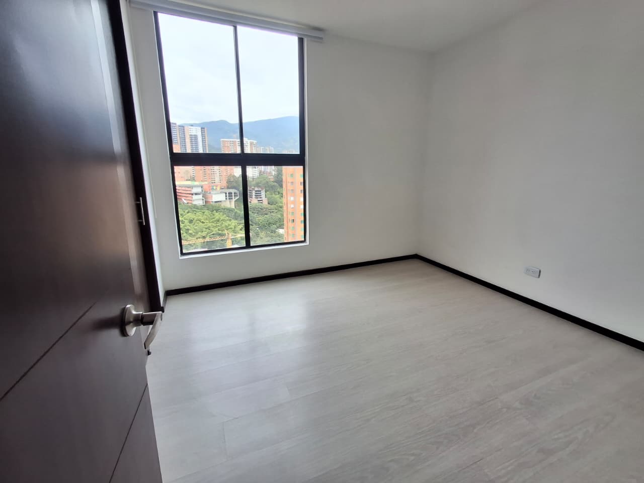 APARTAMENTO EN ARRIENDO EN SABANETA COD 10765 - Foto 3