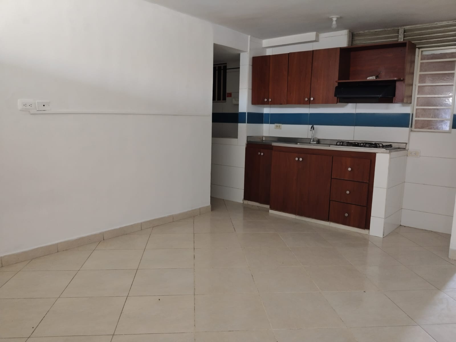 APARTAESTUDIO EN ARRIENDO EN LA CANDELARIA COD 10748 - Foto 2