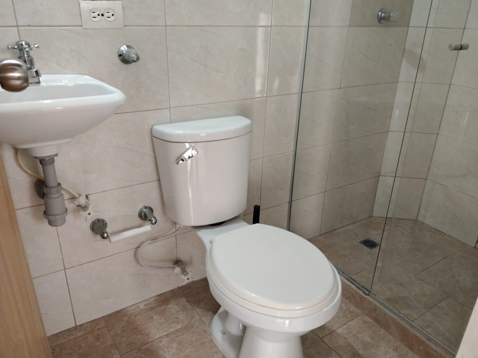APARTAESTUDIO EN ARRIENDO EN CAMPO VALDES COD 10842  - Foto 8
