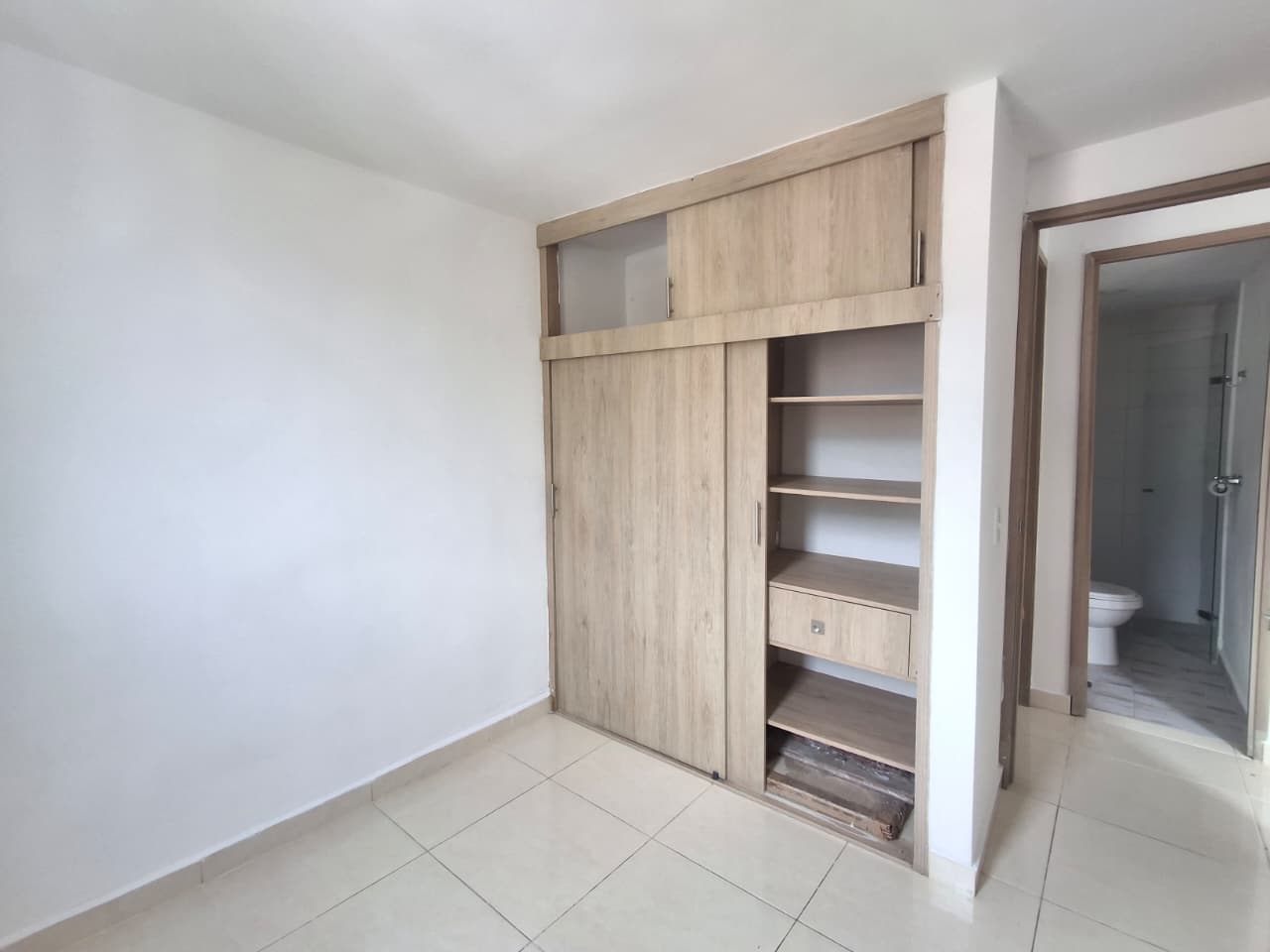 APARTAMENTO EN ARRIENDO EN MEDELLIN COD 10845 - Foto 5