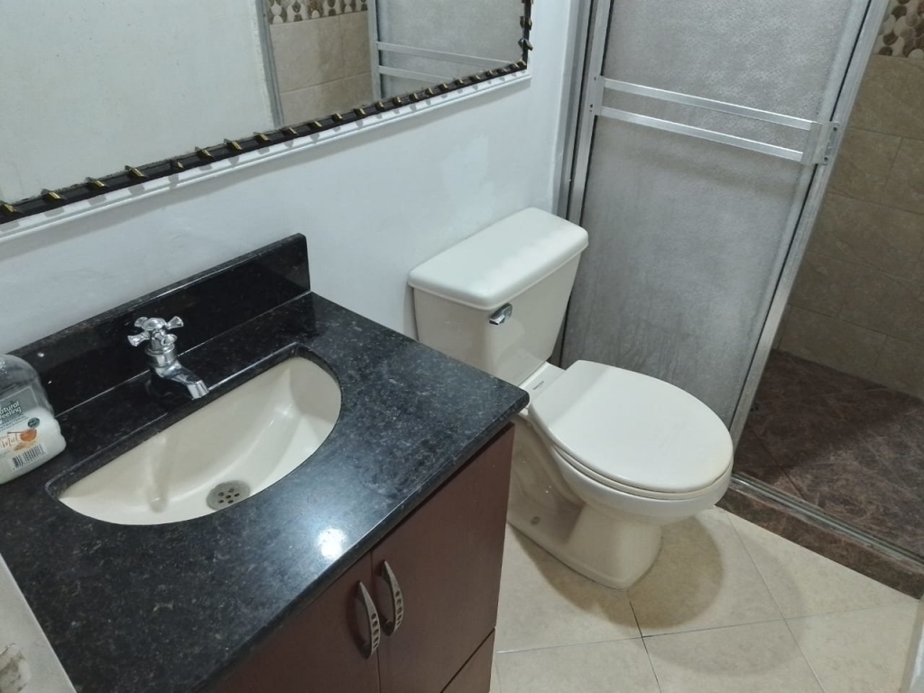 APARTAMENTO EN ARRIENDO EN LA CANDELARIA  COD 8353  - Foto 8