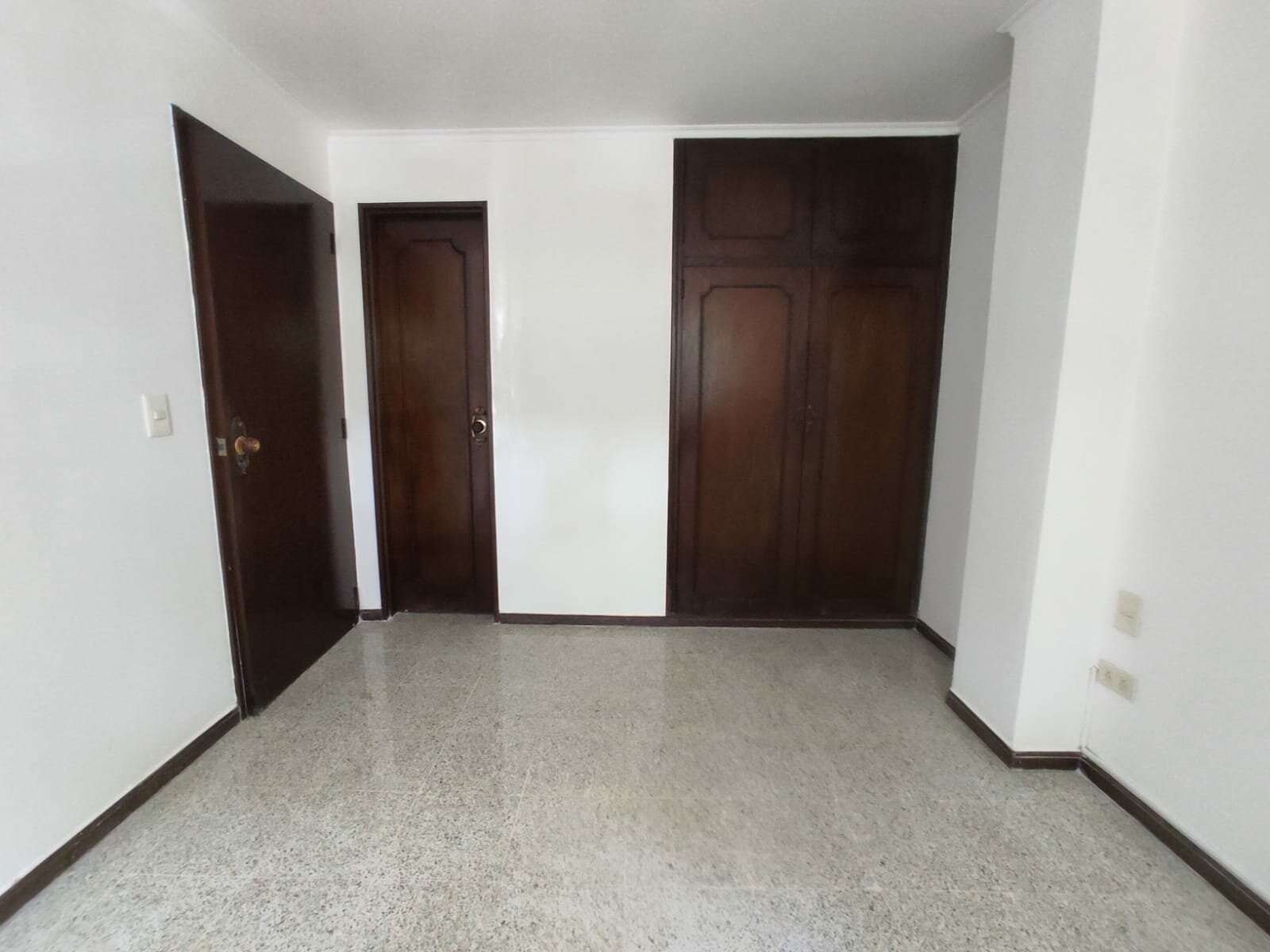 APARTAMENTO EN VENTA EN LAURELES ESTADIO COD 8050 - Foto 7