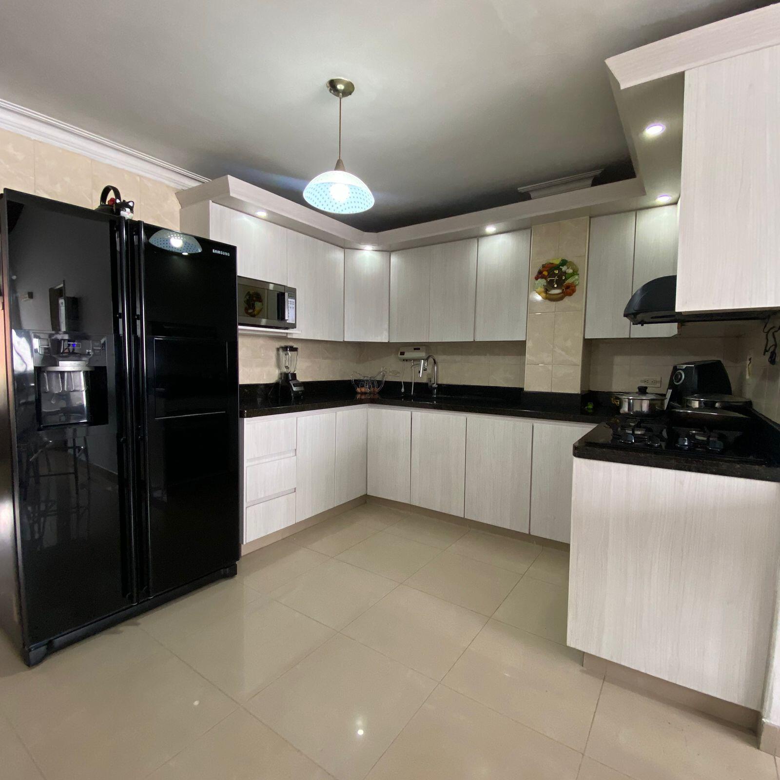 APARTAMENTO  EN ARRIENDO EN LAURELES NOGAL COD 9900