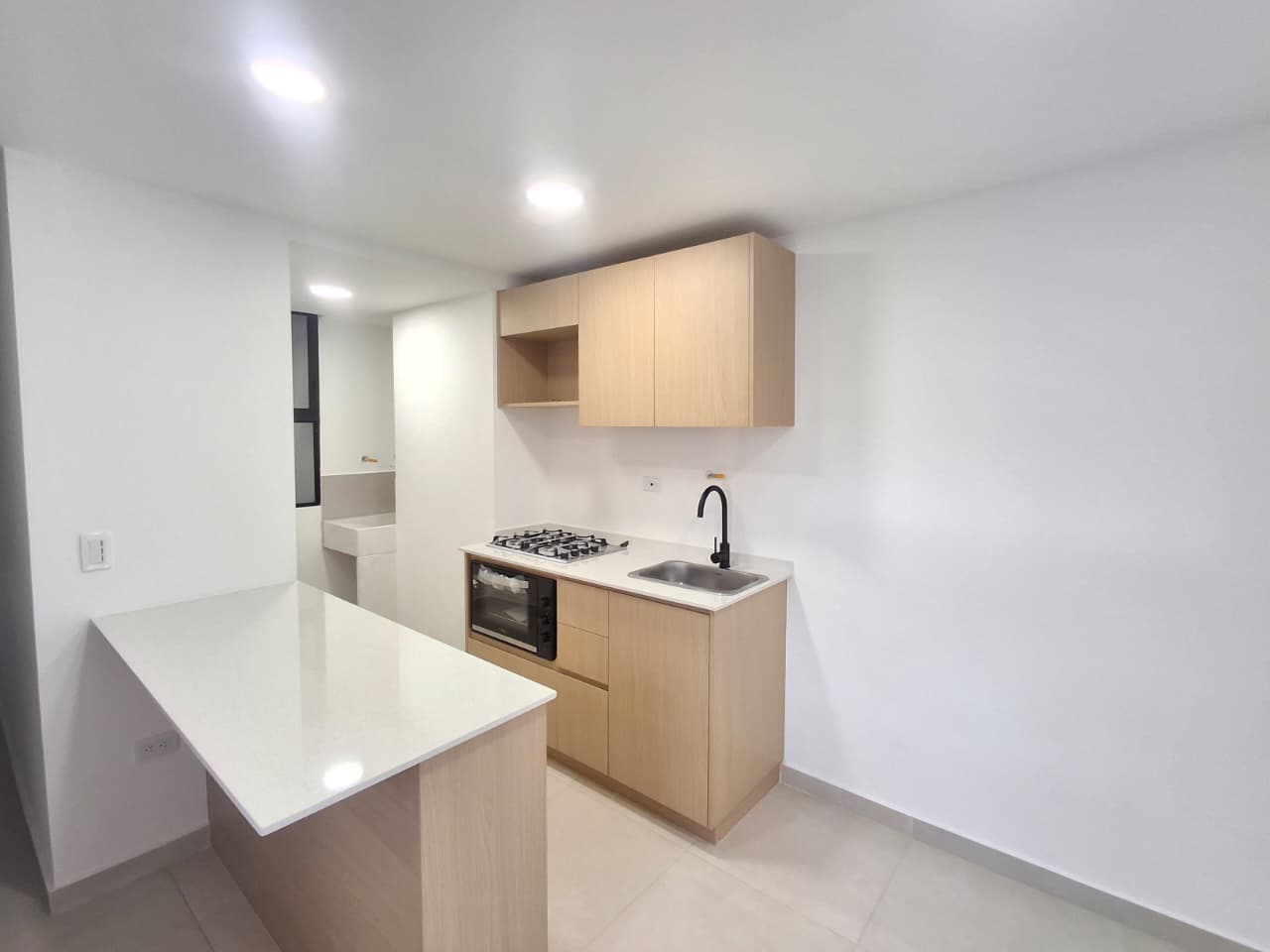 APARTAESTUDIO EN ARRIENDO EN SABANETA COD 10788 - Foto 1