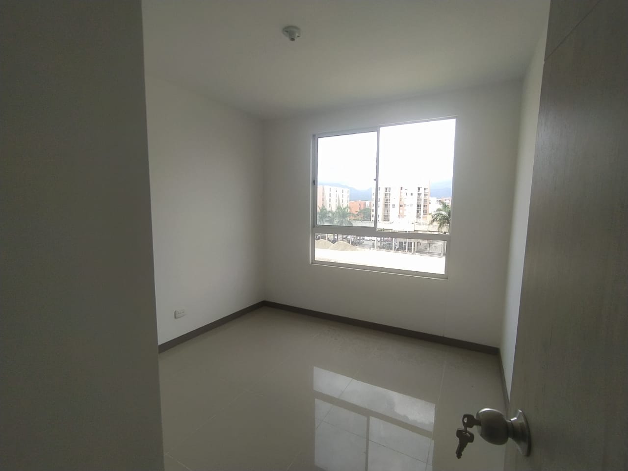 Alquiler Apartamento 5to Piso Conjunto Moretti, Valle del Lili