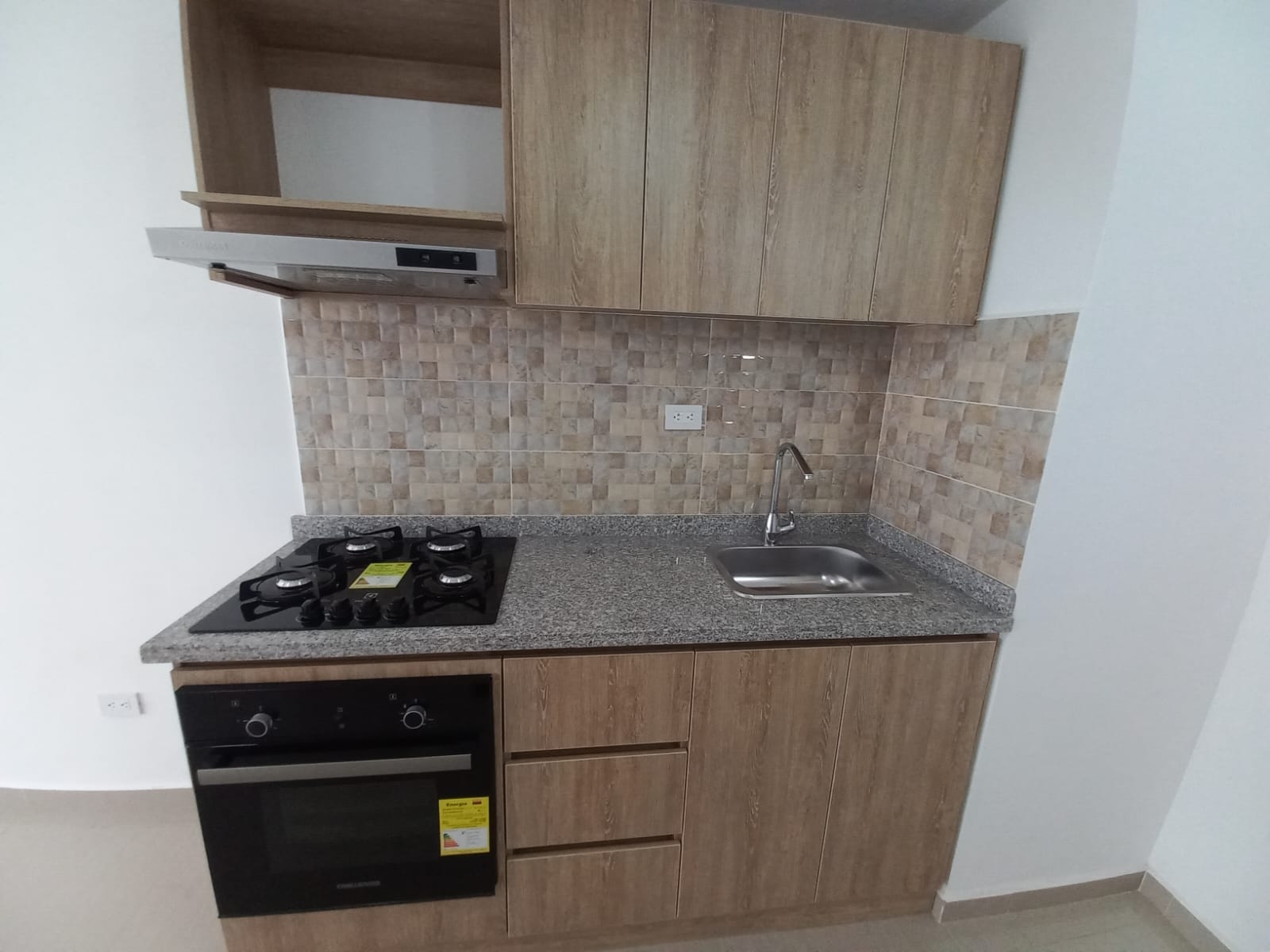 ALQUILER DE APTO PISO 15 CONJUNTO PARAISO CENTRAL